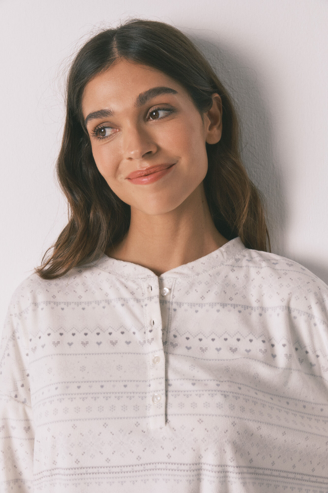 Women'secret Pijama larga polar suave cenefas gris blanco