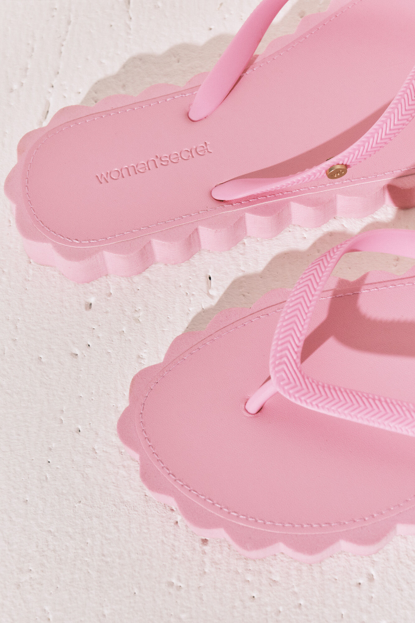 Women'secret Chanclas de dedo efecto ondas rosa rosa