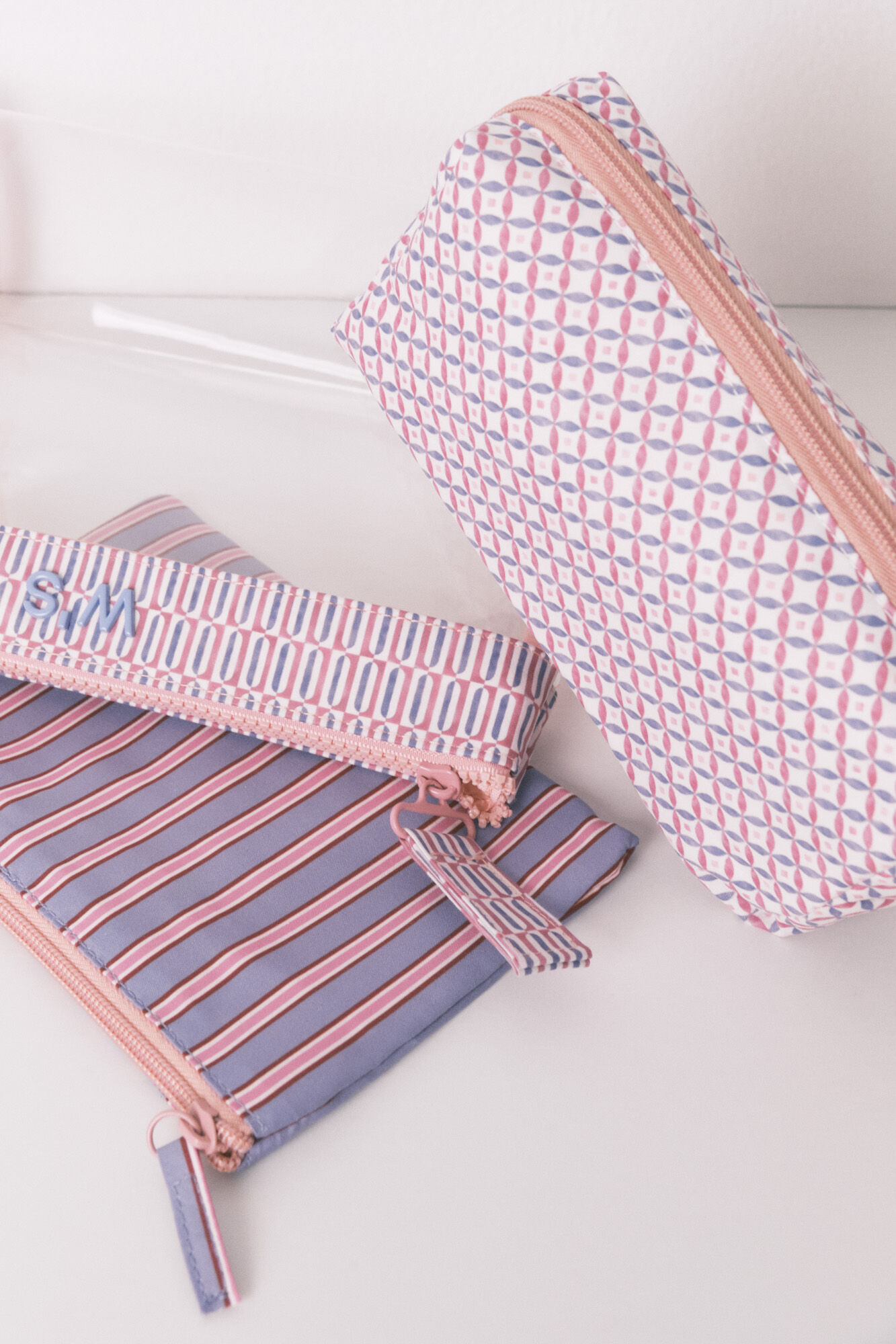 Women'secret Pack de 3 neceseres con estampado geom&eacute;trico estampado