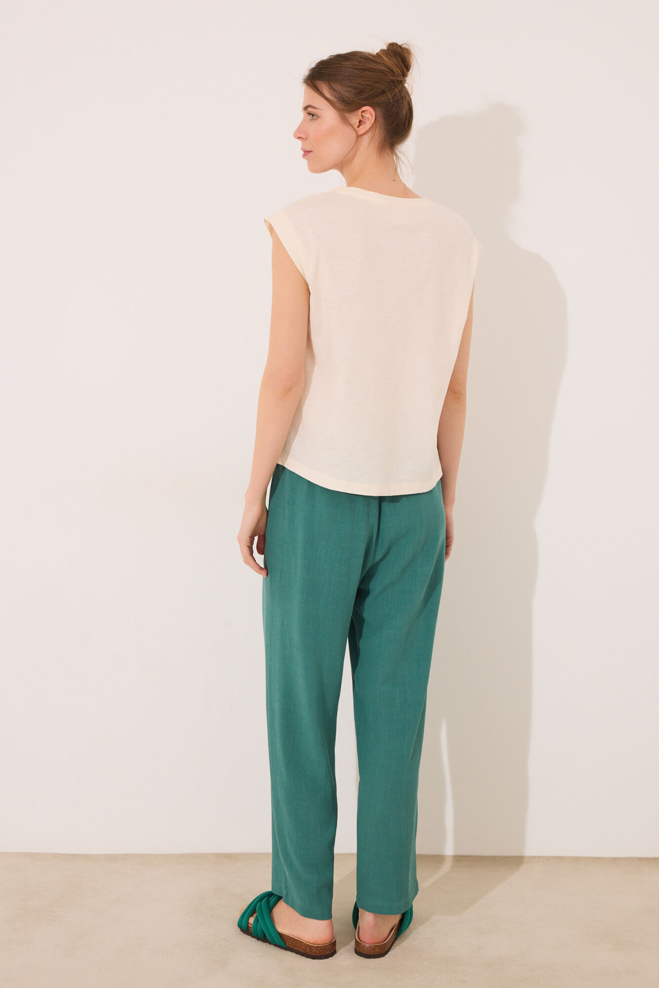 Women'secret Pantal&oacute;n capri de lino y viscosa verde verde