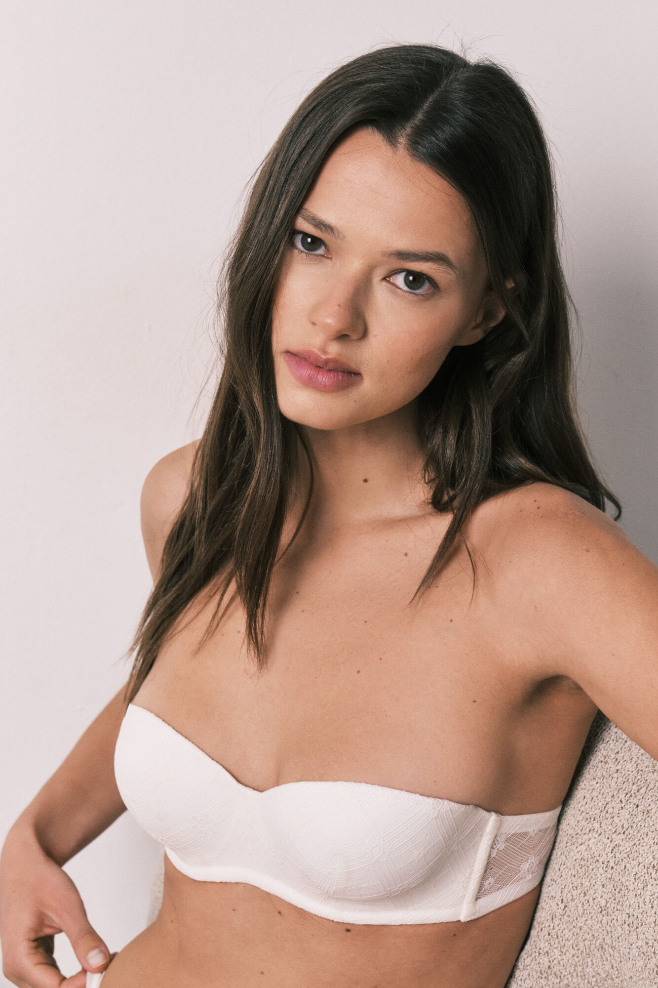 Women'secret Brasier sin tirantes con relleno de encaje blanco