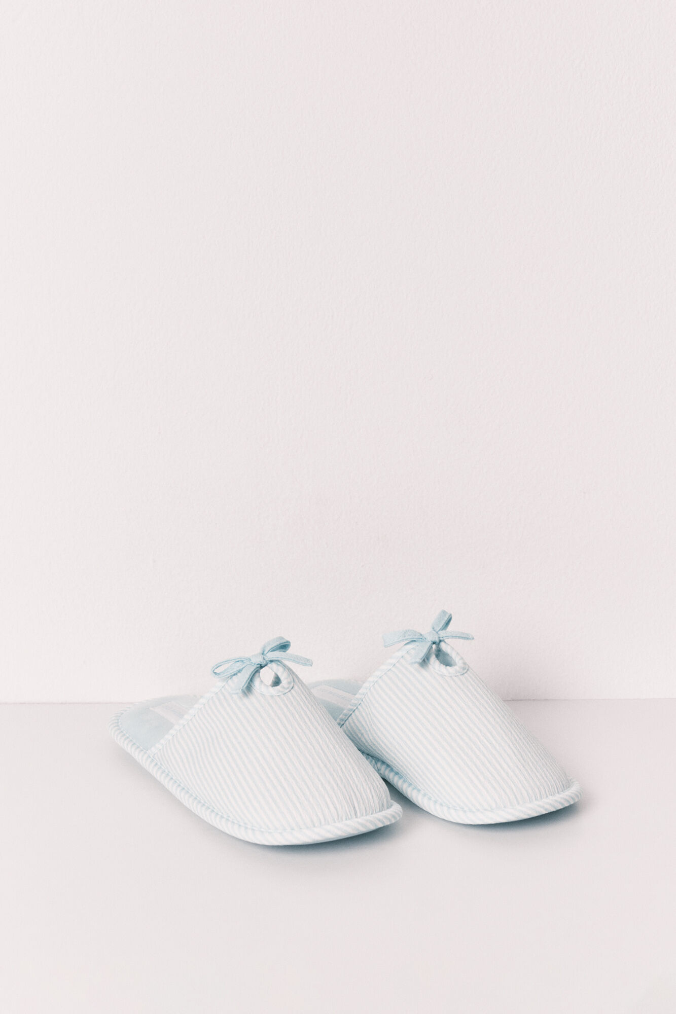 Women'secret Pantuflas a rayas con lazo verde verde