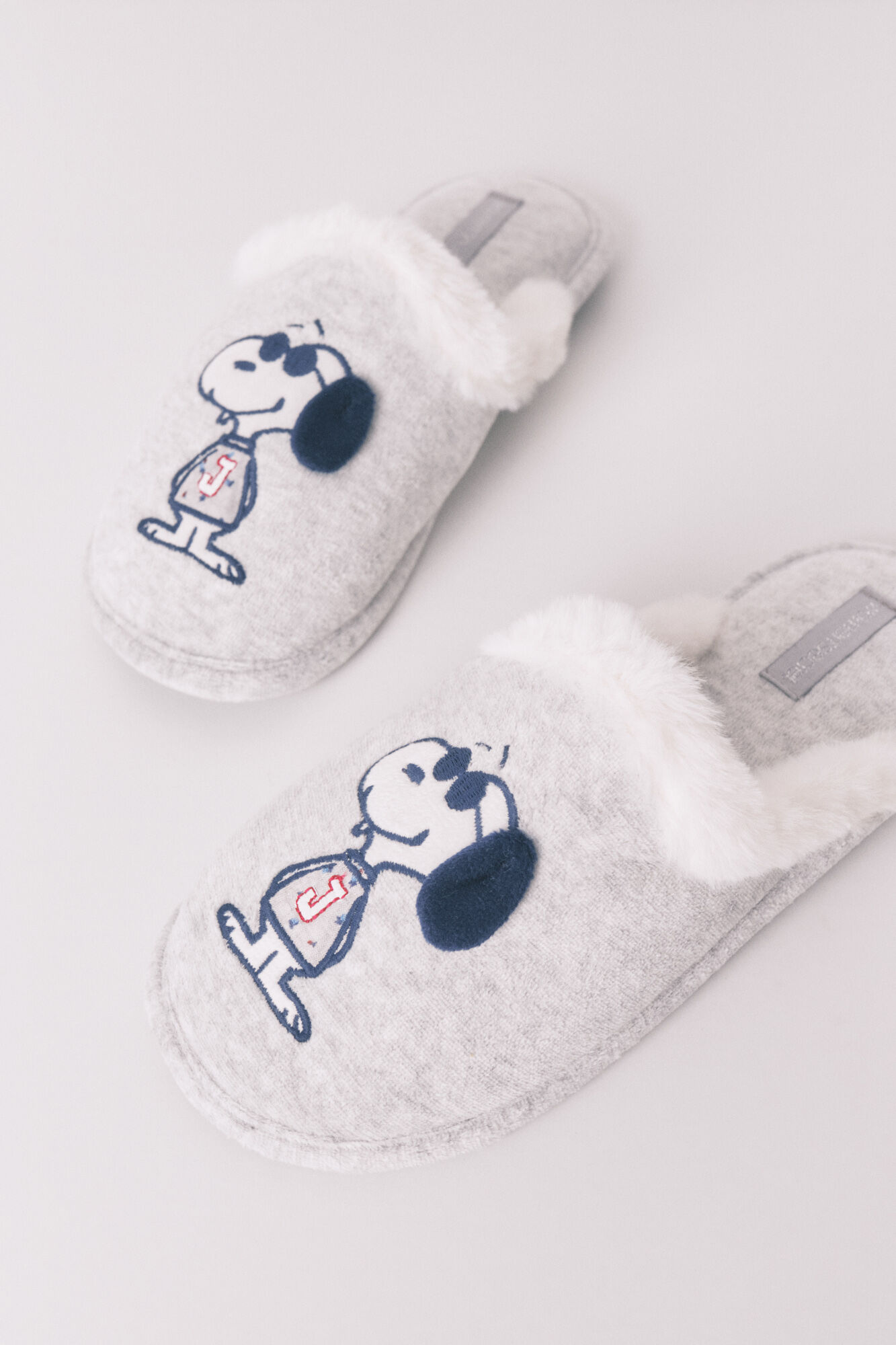Women'secret Pantuflas para casa de Snoopy de color gris oscuro gris