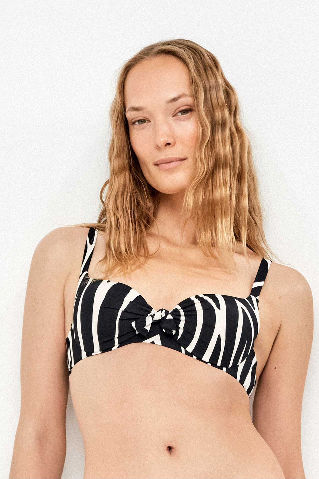 Gisela Top de bikini con copas estampado de animal print de cebra