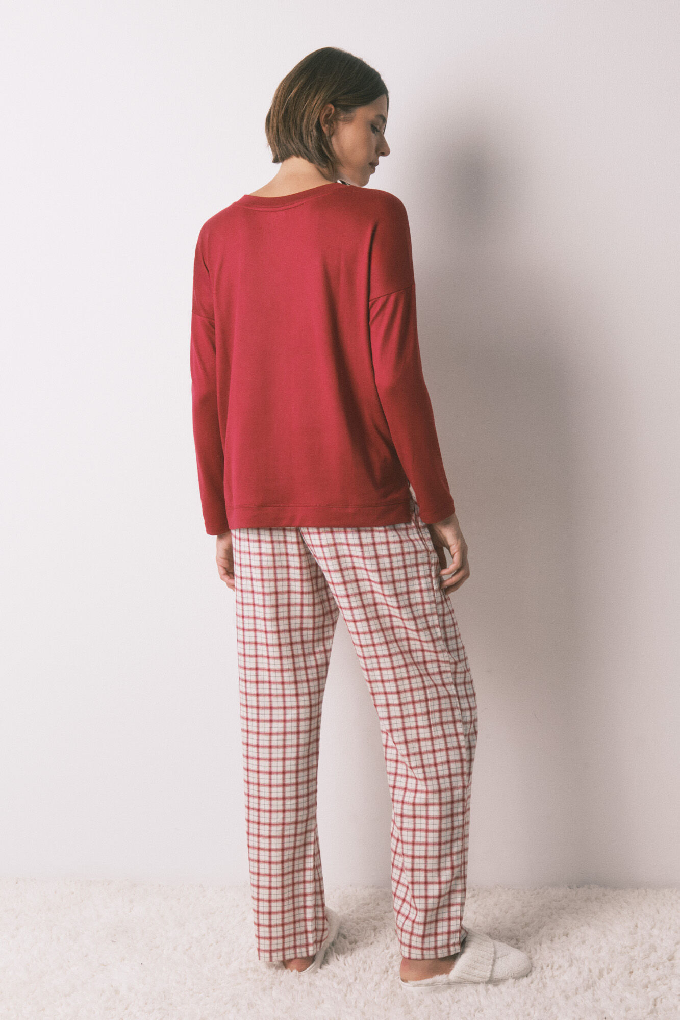 Women'secret Pantal&oacute;n largo con estampado de cuadros blancos estampado