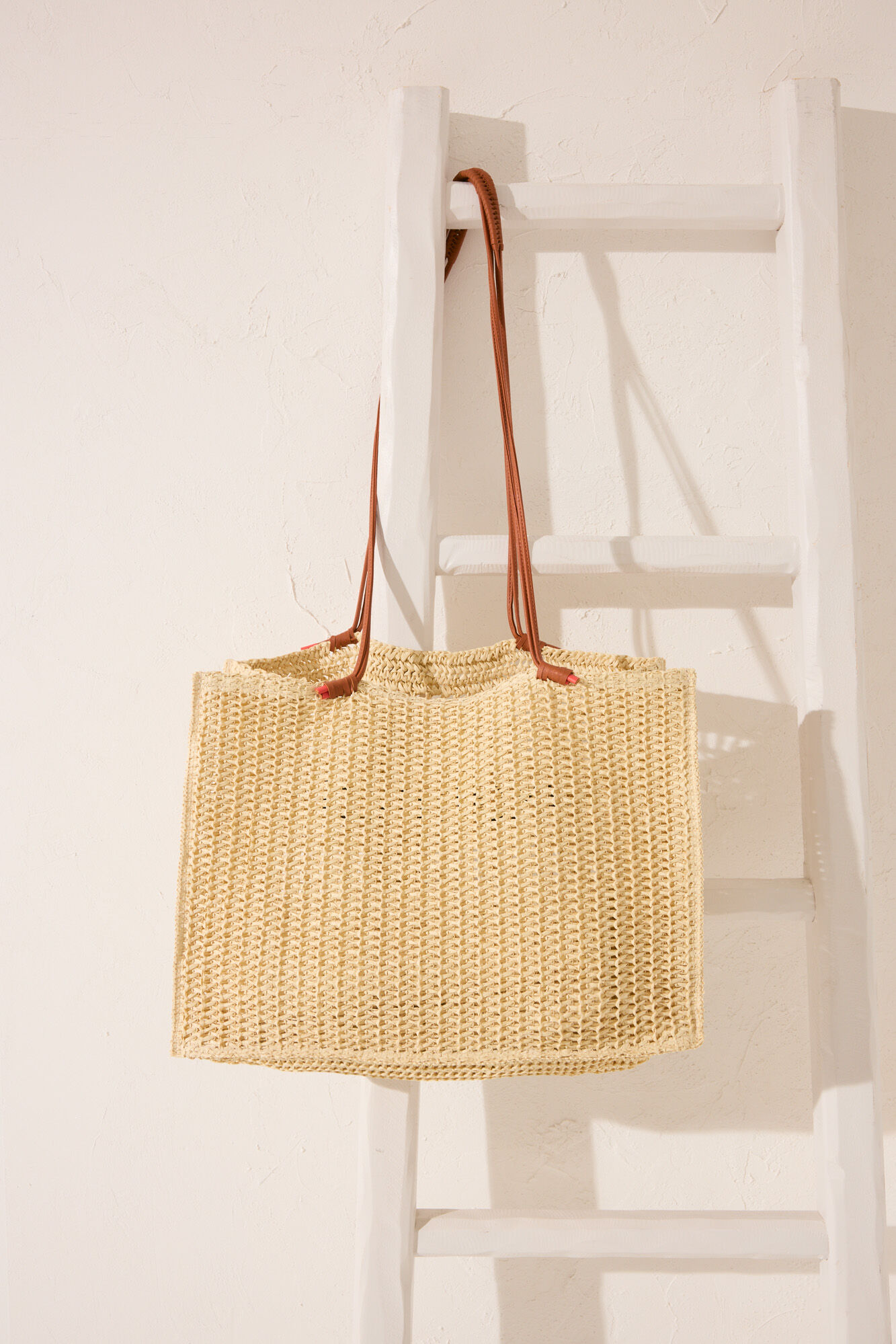 Women'secret Bolsa grande de rafia , bolsa caf&eacute;