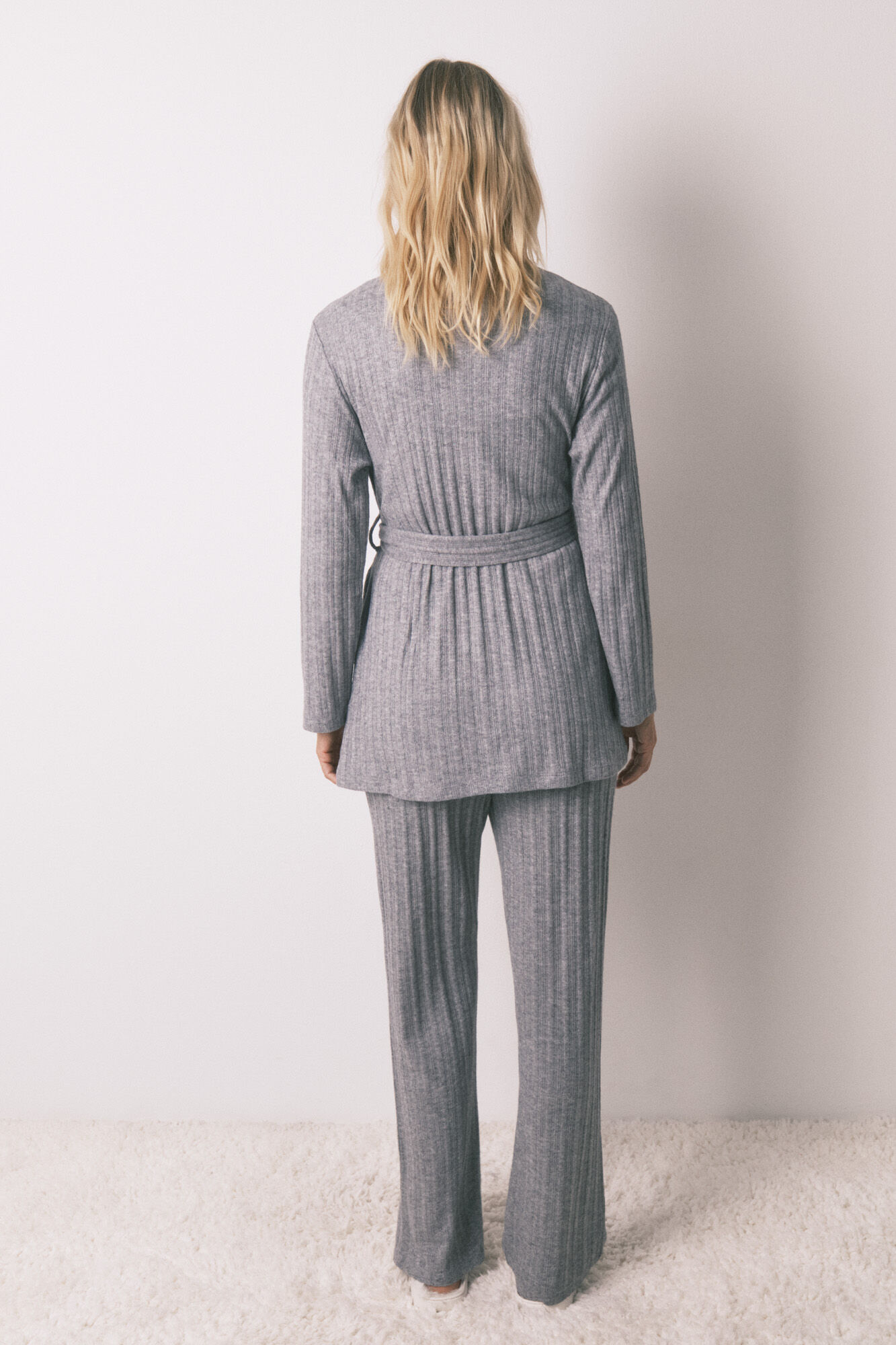 Women'secret Bata midi de tejido gris gris