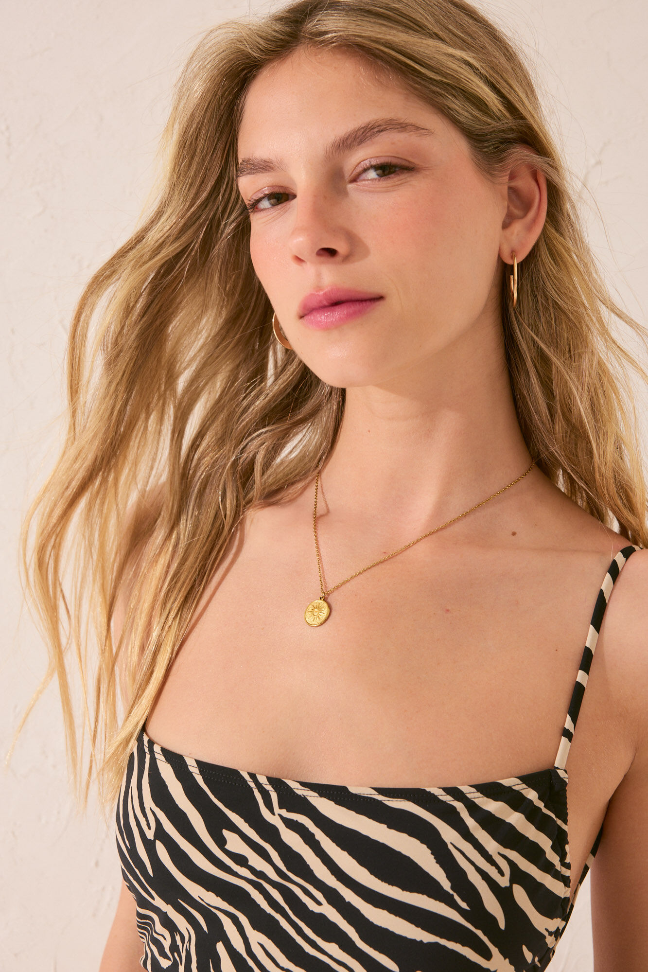 Women'secret Traje de ba&ntilde;o con espalda abierta y estampado animal negro