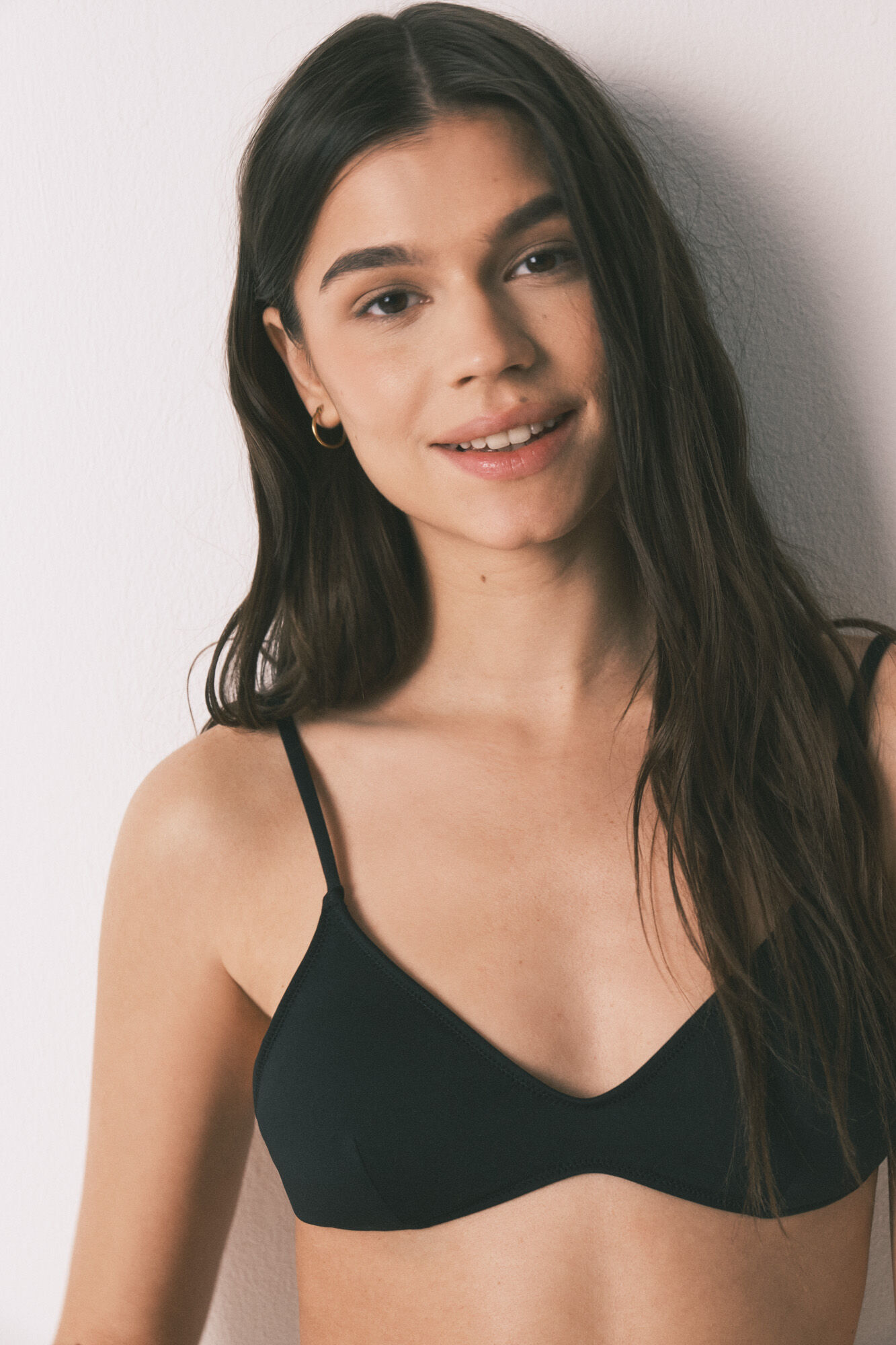 HI&BYE Top bikini escote en V liso negro negro