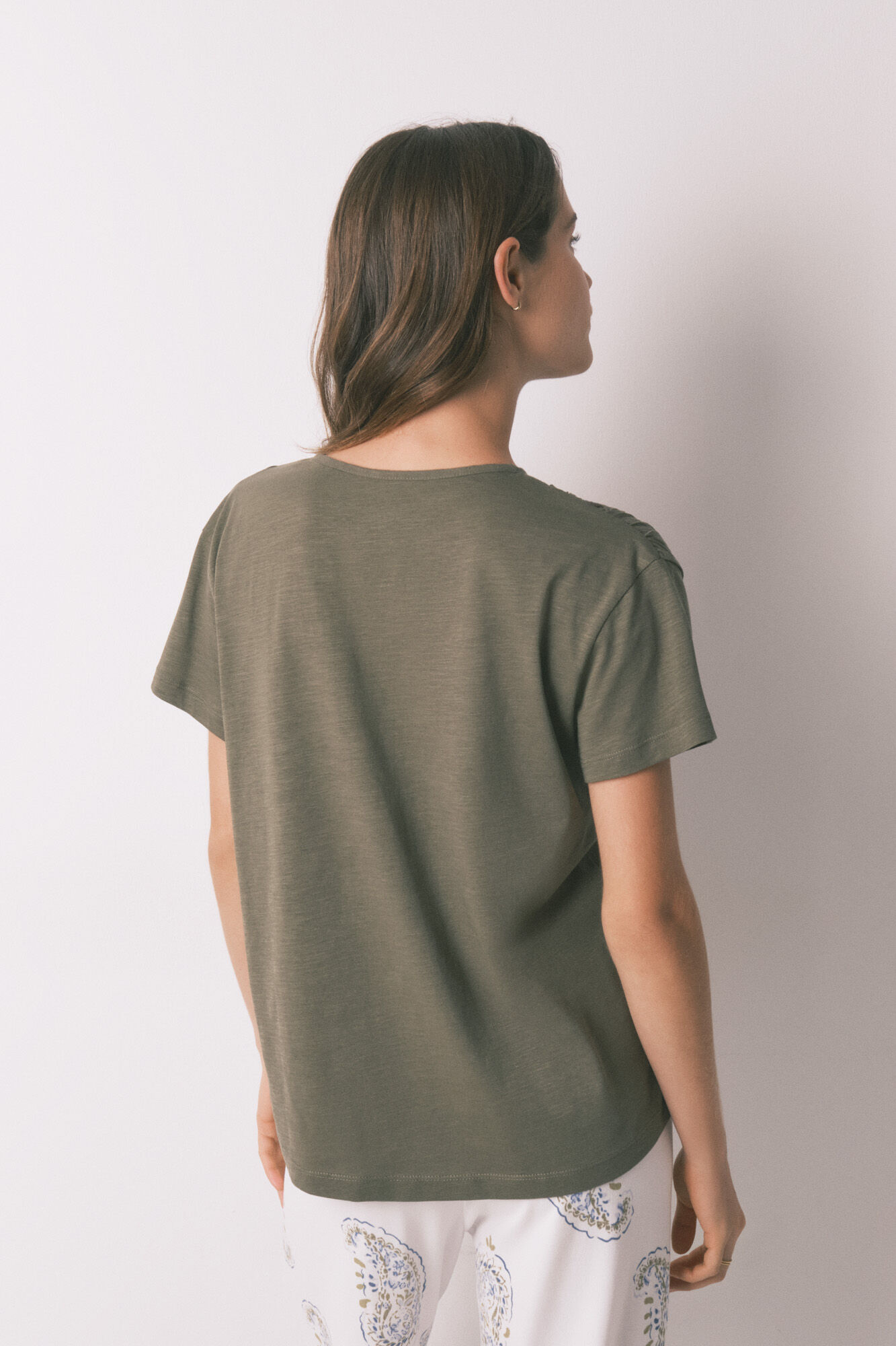 Women'secret Playera de manga corta con frunce de algod&oacute;n verde kaki