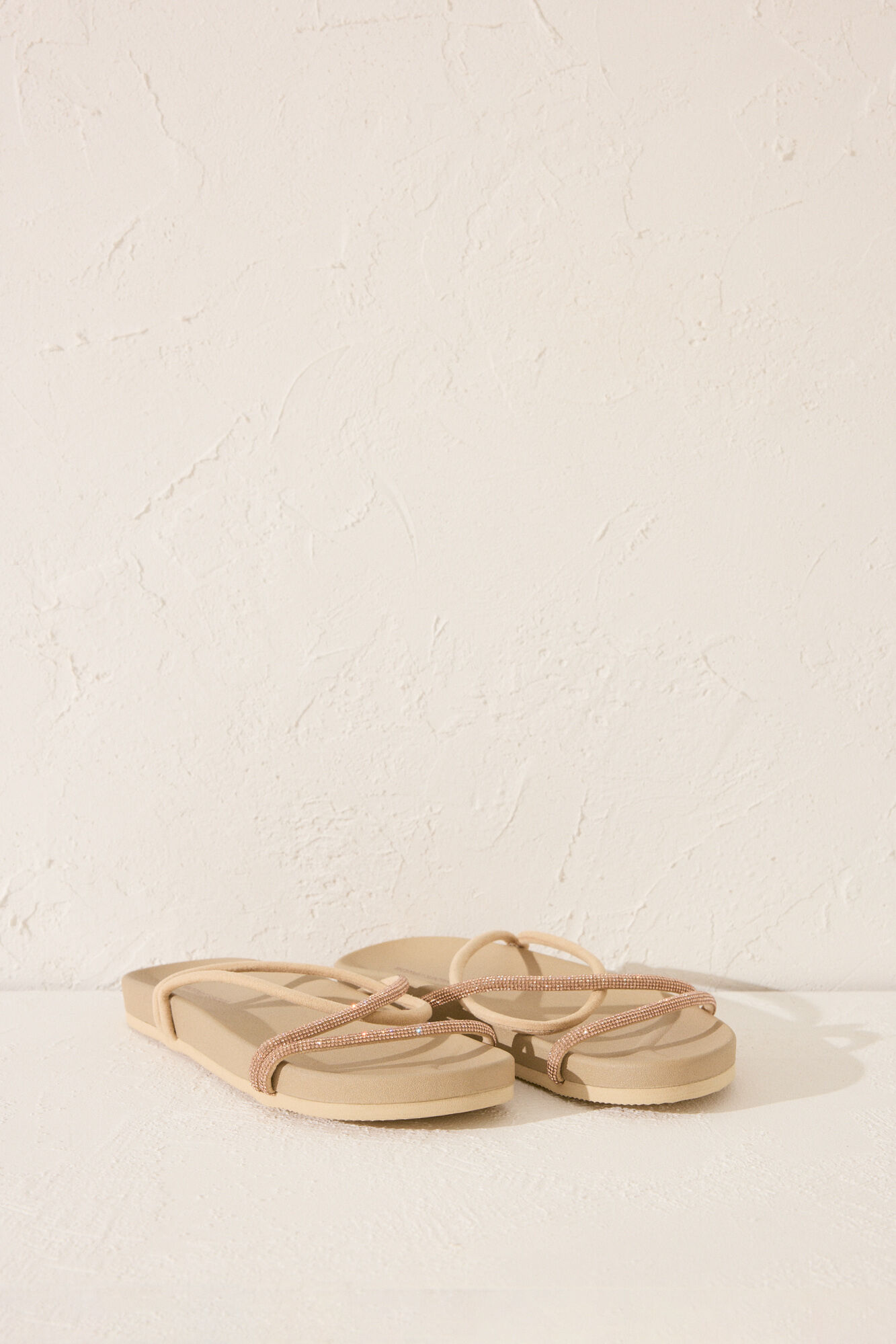 Women'secret Chanclas impermeables con suela c&oacute;moda  caf&eacute;