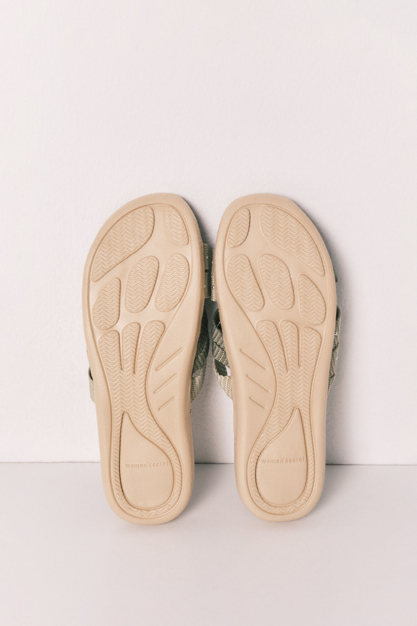 Women'secret Sandalias de tiras verde kaki