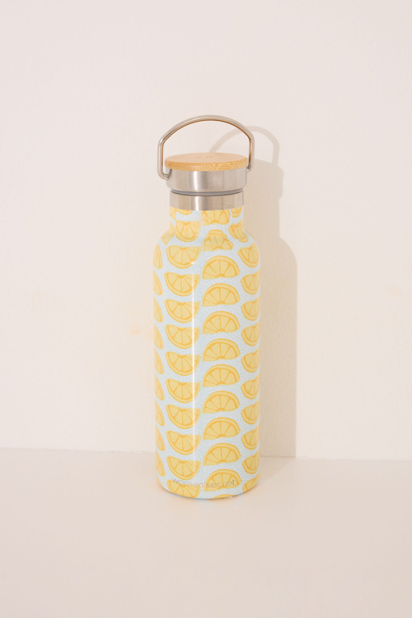 Women'secret Botella met&aacute;lica con estampado de limones de Snoopy estampado
