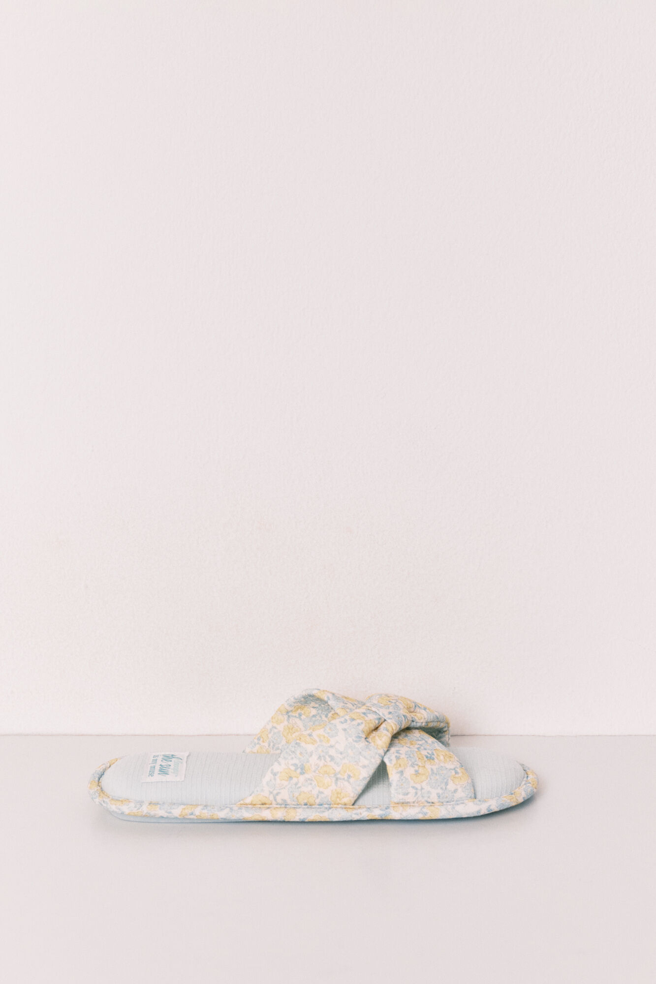 Women'secret Pantuflas con nudo de florecitas estampado