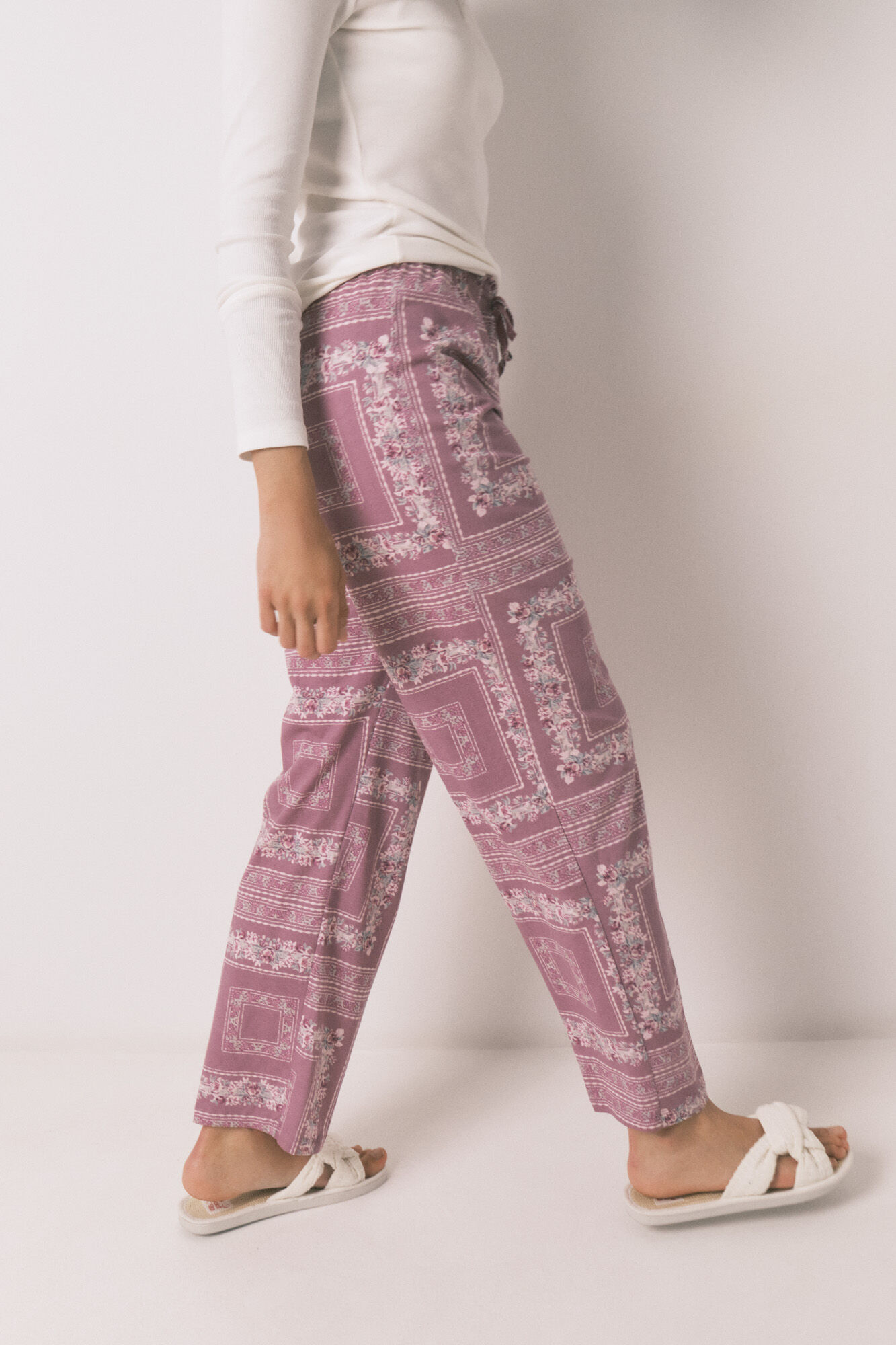 Women'secret Pijama larga con estampado de flores  marfil