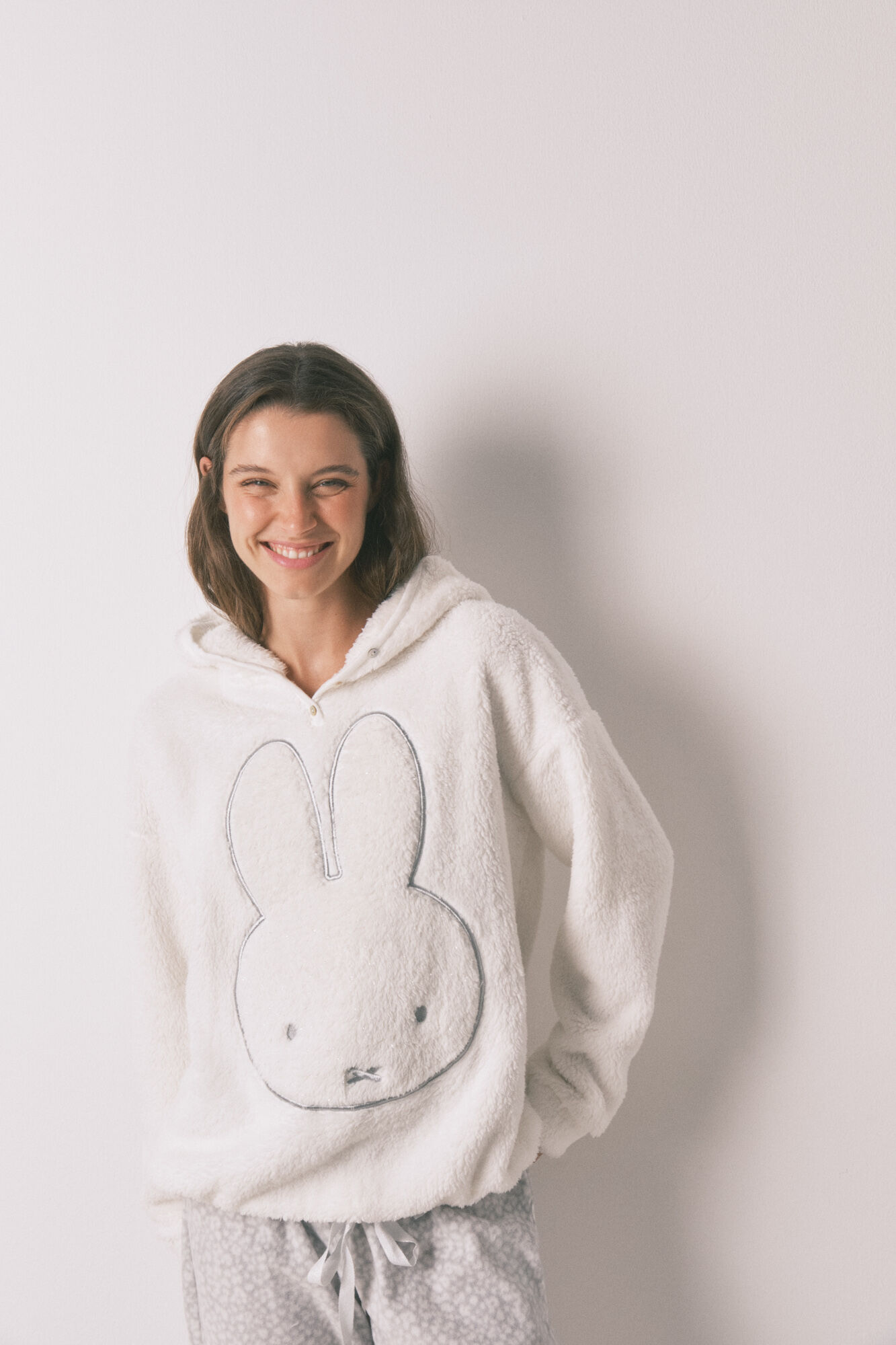 Women'secret Pijama larga de forro polar con estampado animal de Miffy