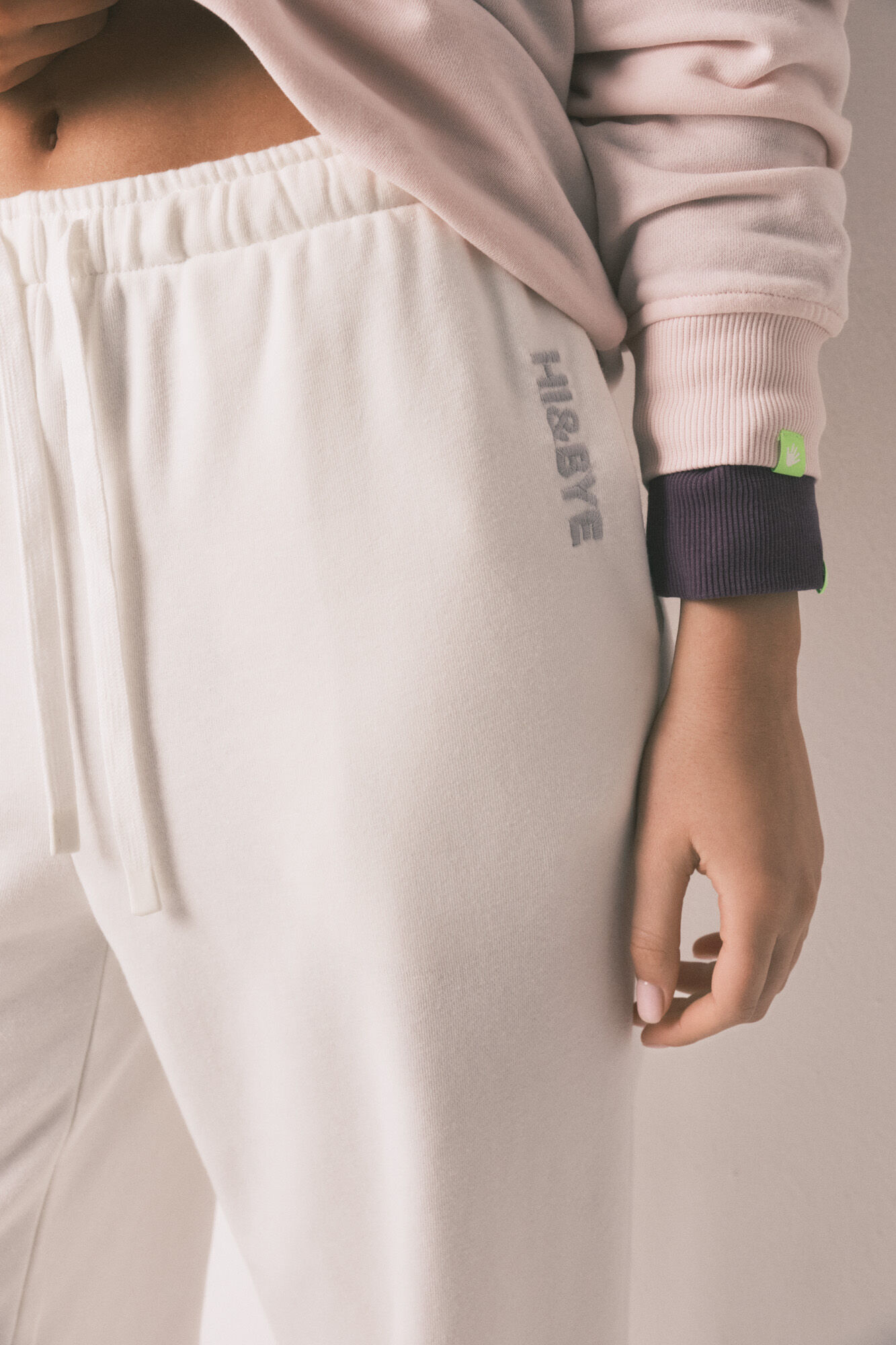 HI&BYE Pantal&oacute;n jogger de felpa de algod&oacute;n blanco marfil