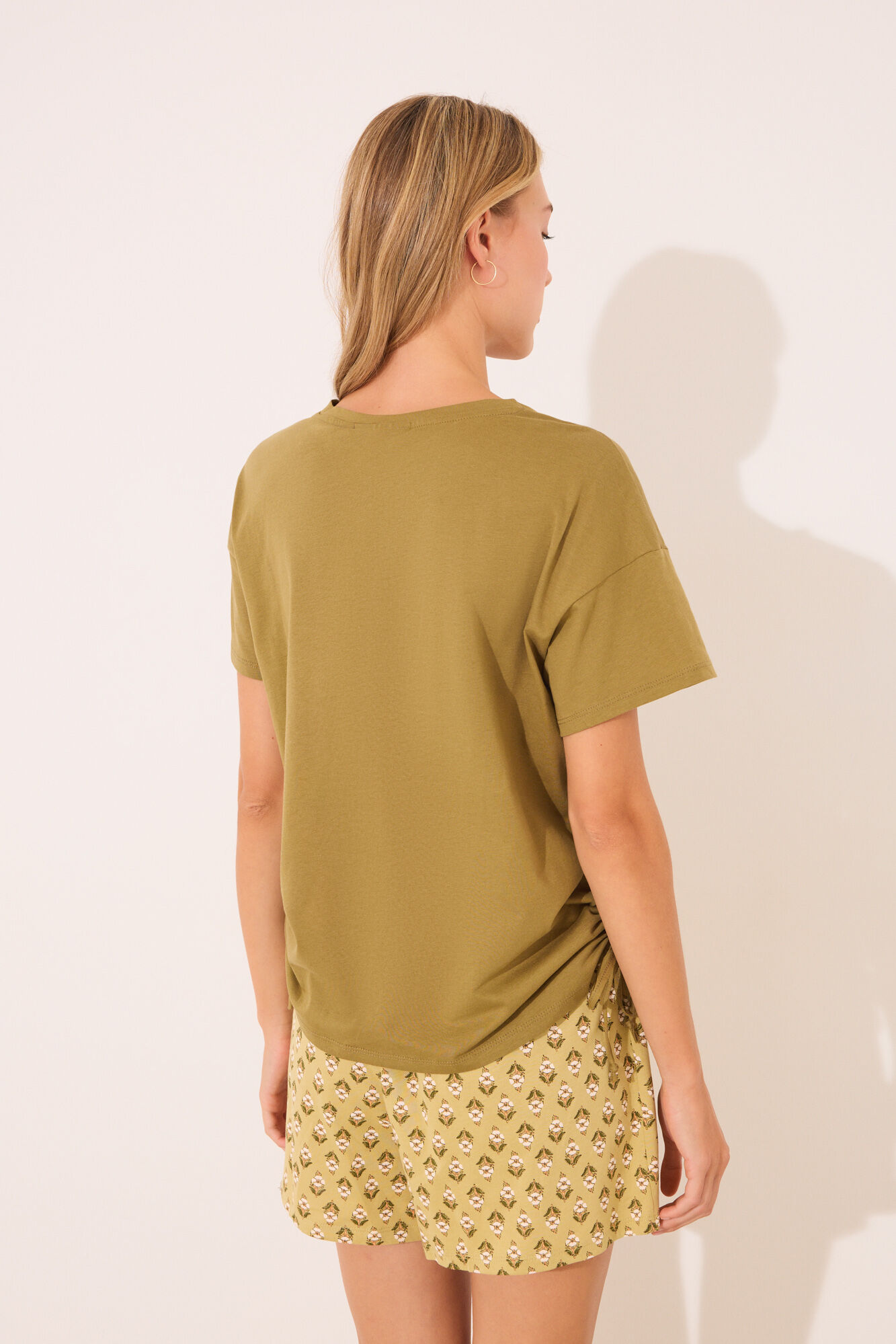 Women'secret Pijama short color caqui de Snoopy kaki