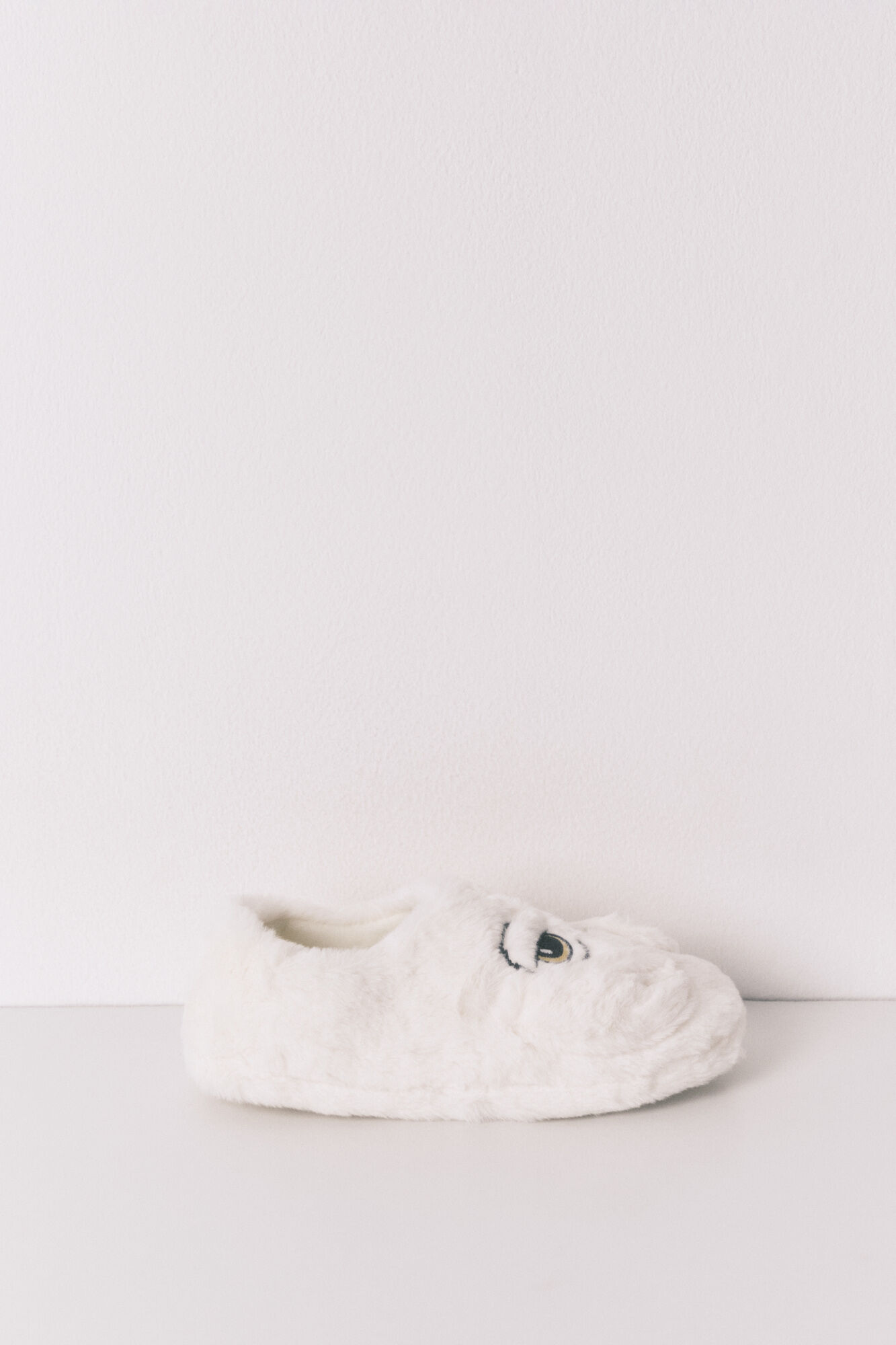 Women'secret Pantuflas blancas "Hedwig" 3D marfil