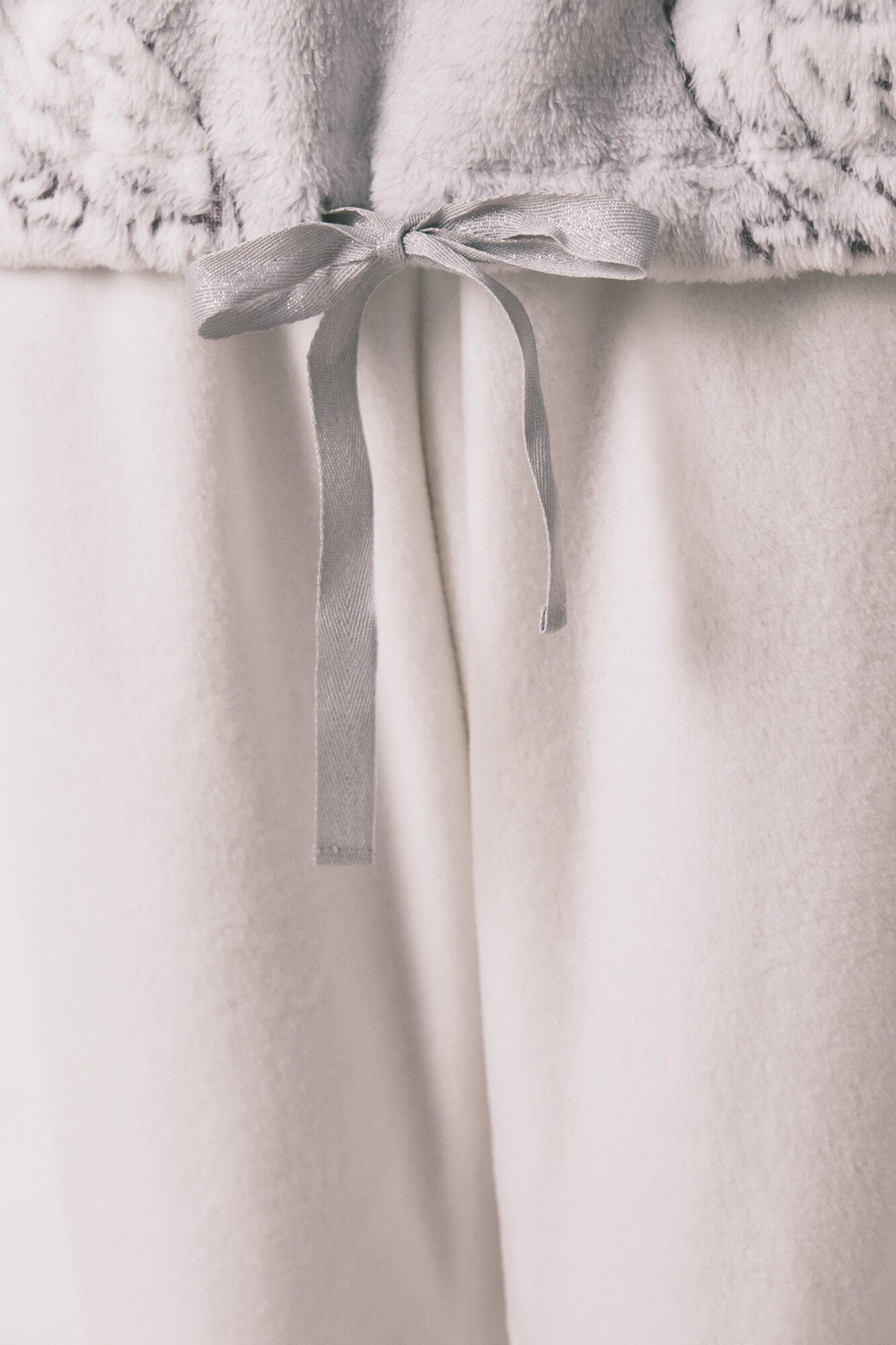 Women'secret Pijama larga polar suave estampado "Hedwig" marfil