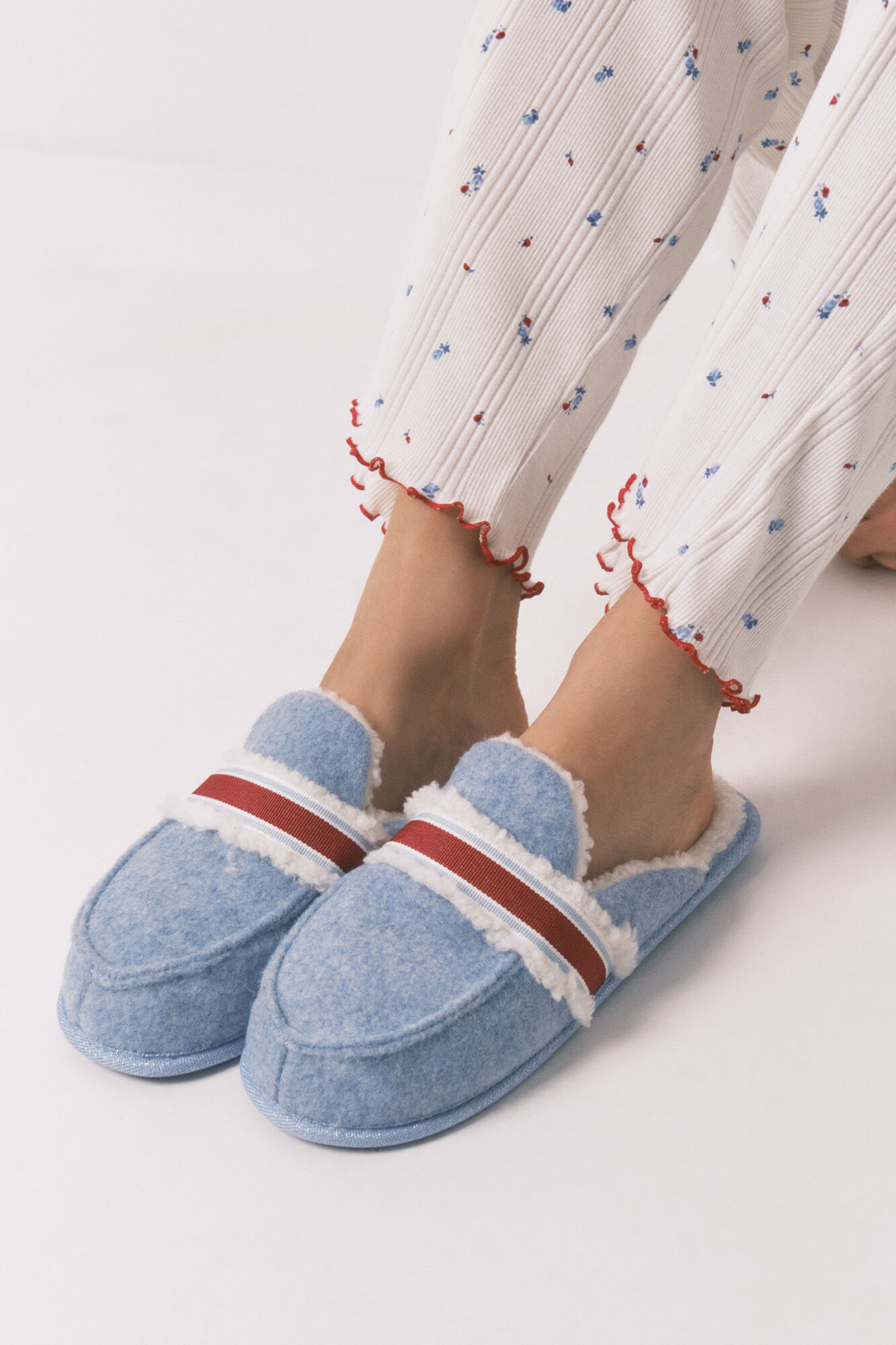 Women'secret Pantuflas para casa con estampado de Mickey azul