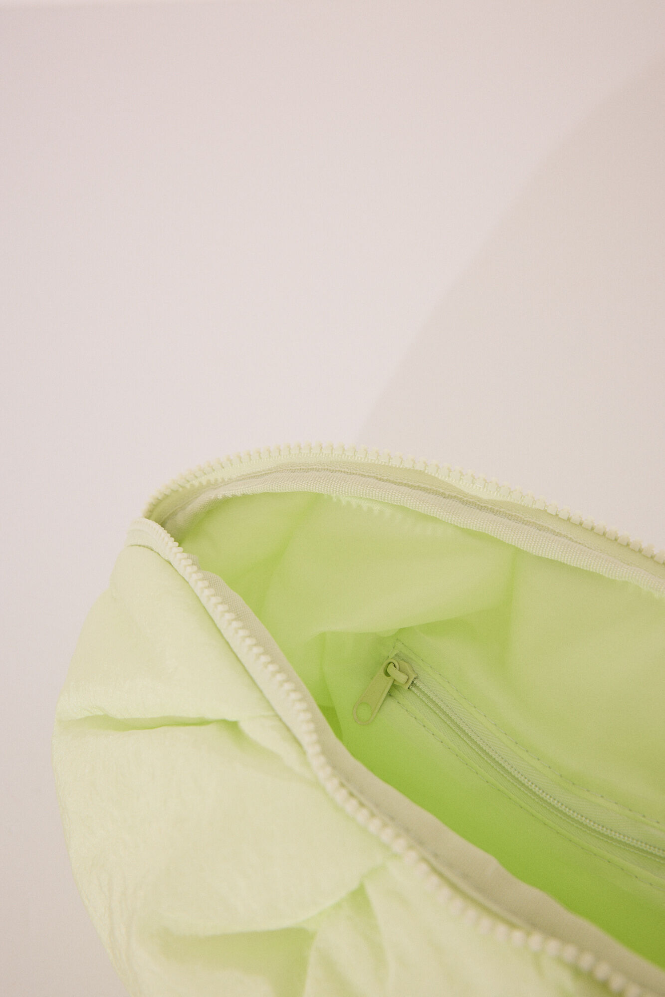 Women'secret Neceser de nube en color verde lima