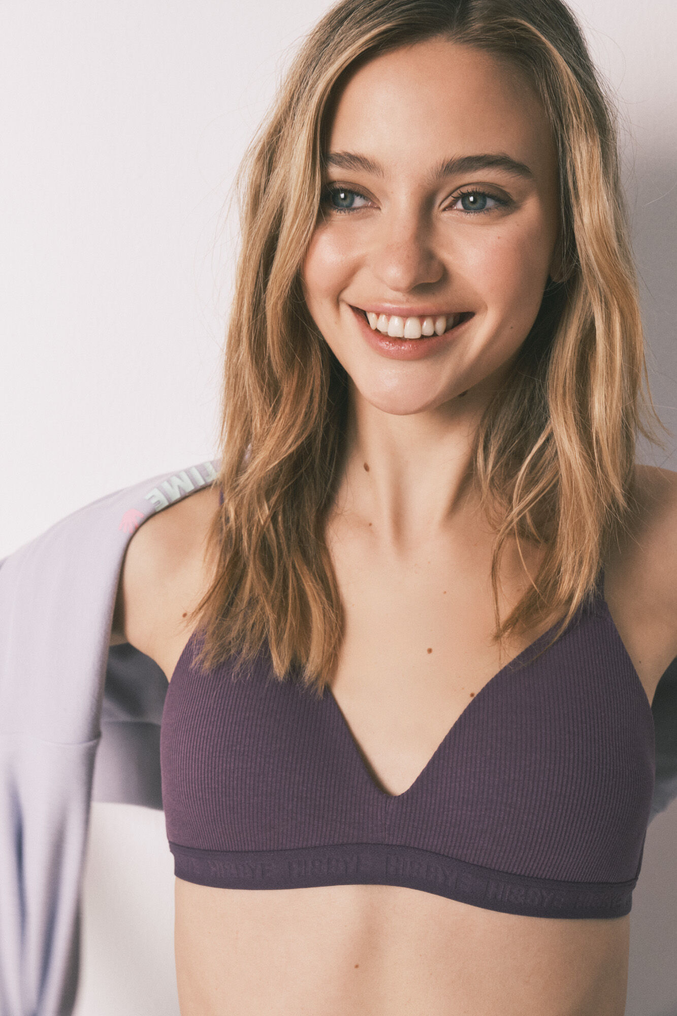 HI&BYE Brasier triangular relleno morado morado/lila