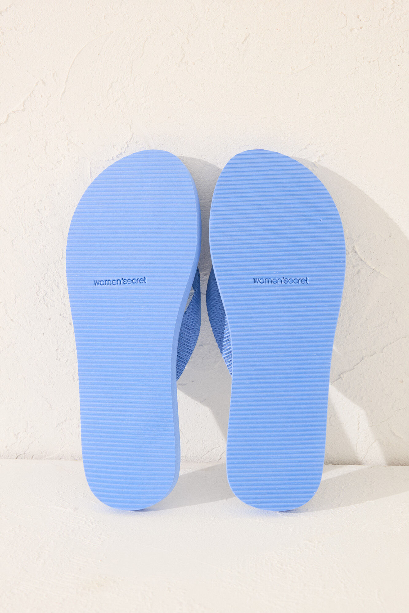 Women'secret Chanclas azules Garfield azul