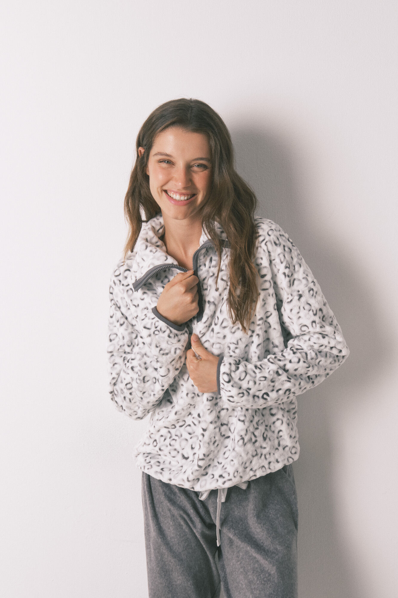 Women'secret Pijama larga de forro polar con estampado animal