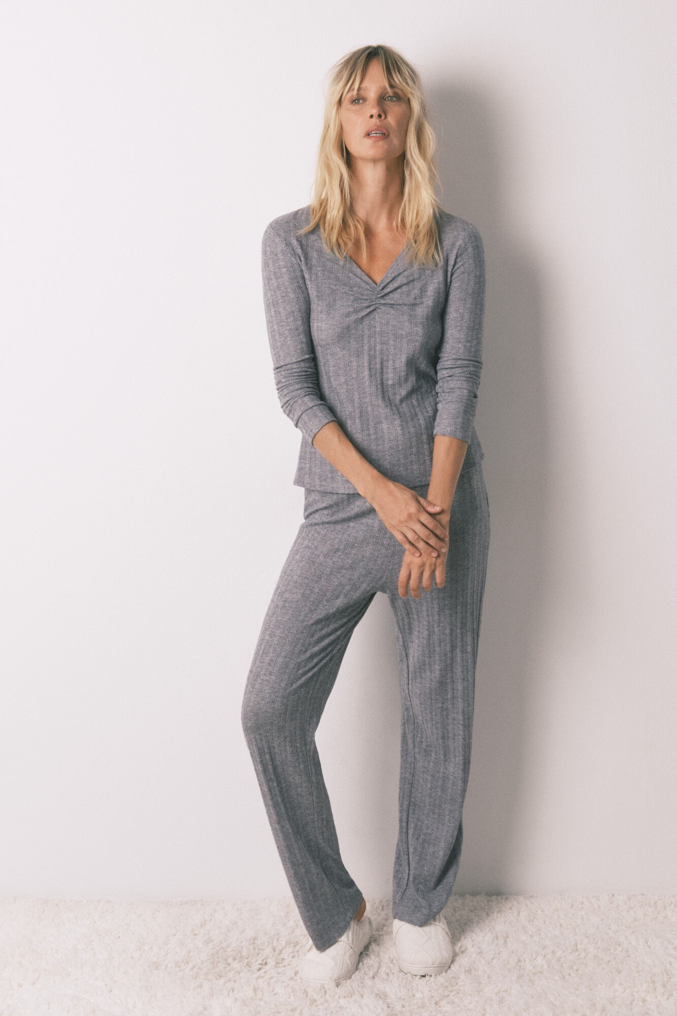 Women'secret Pijama larga de tejido tricot gris