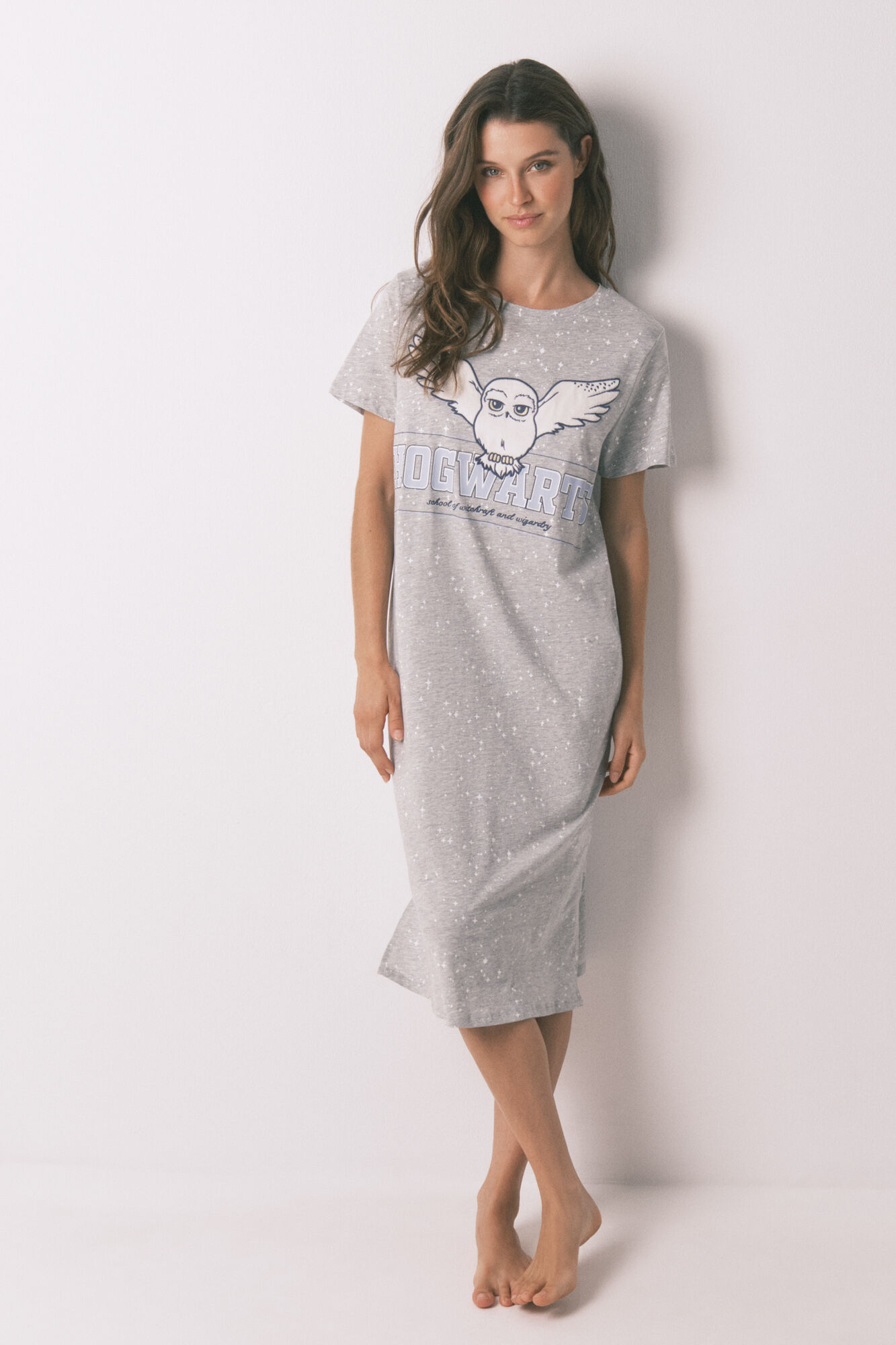 Women'secret Playera de dormir midi de algod&oacute;n con estampado de Hedwig gris