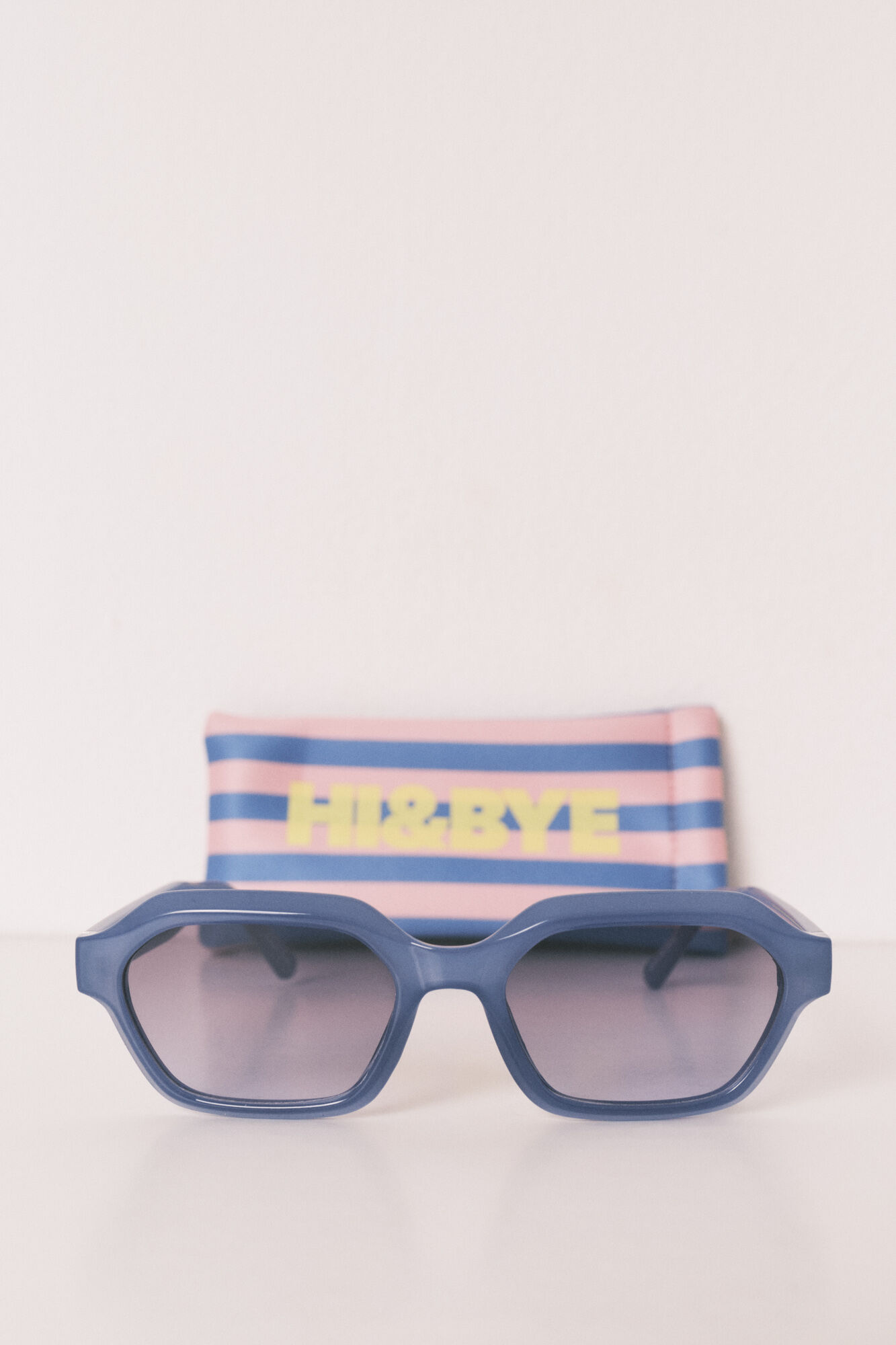 HI&BYE Lentes de sol azules con funda azul