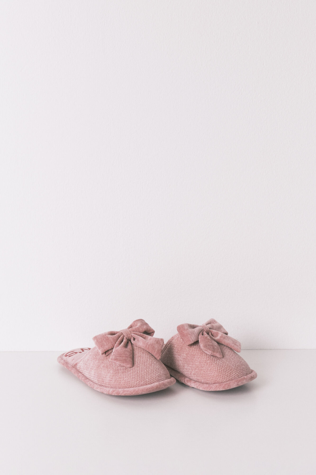 Women'secret Pantuflas para casa cerradas de chenilla rosa rosa