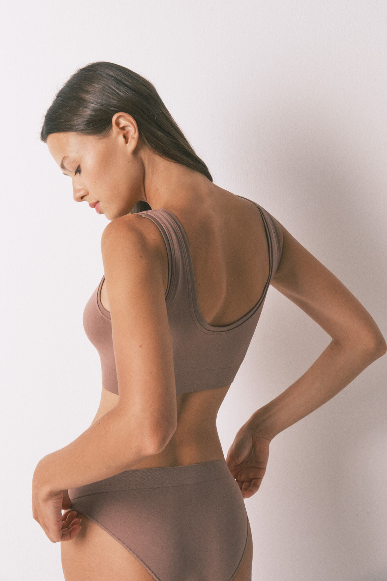 Women'secret LOVELY top reversible sin costuras en color marr&oacute;n caf&eacute;