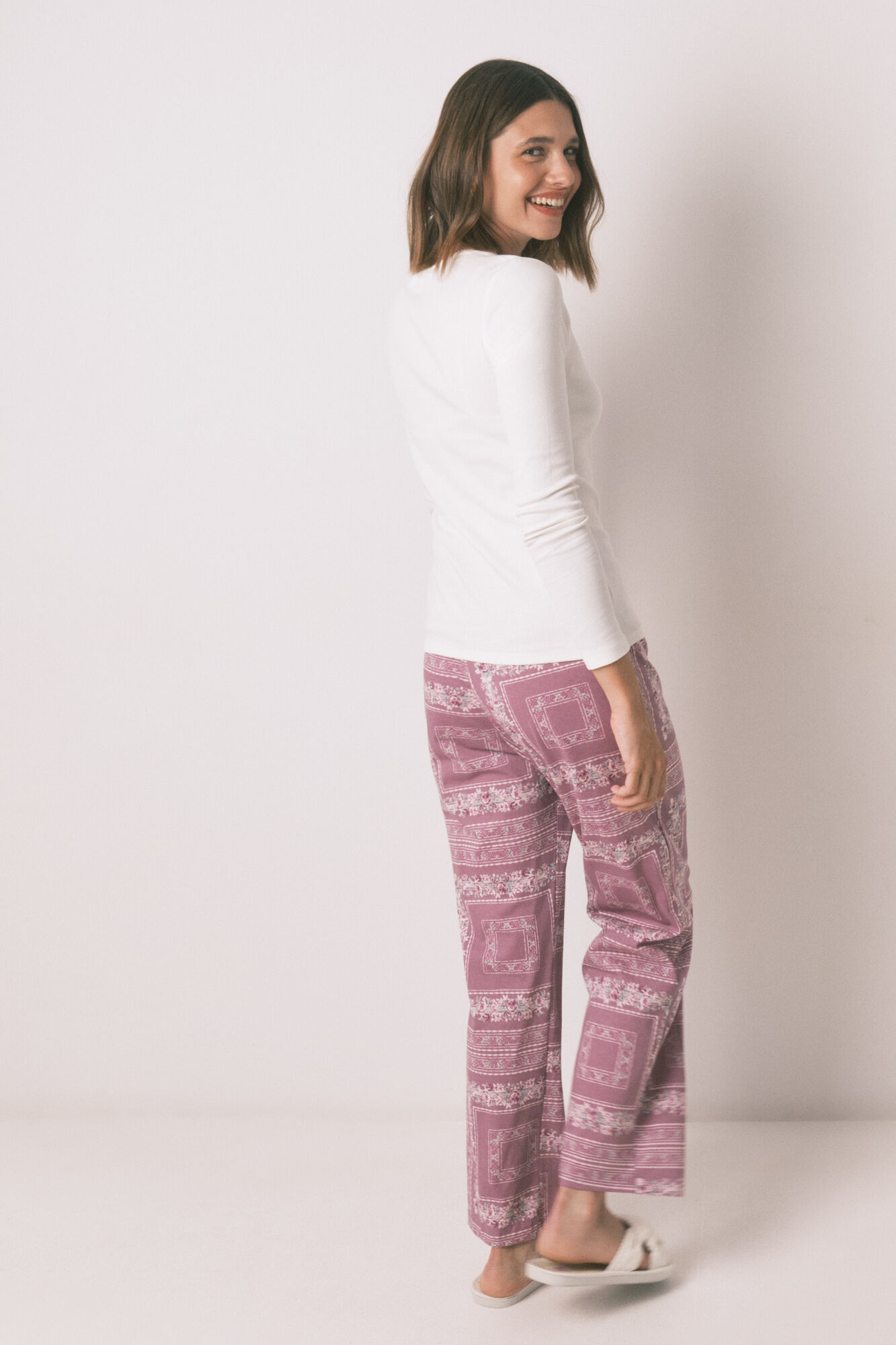 Women'secret Pijama larga con estampado de flores  marfil