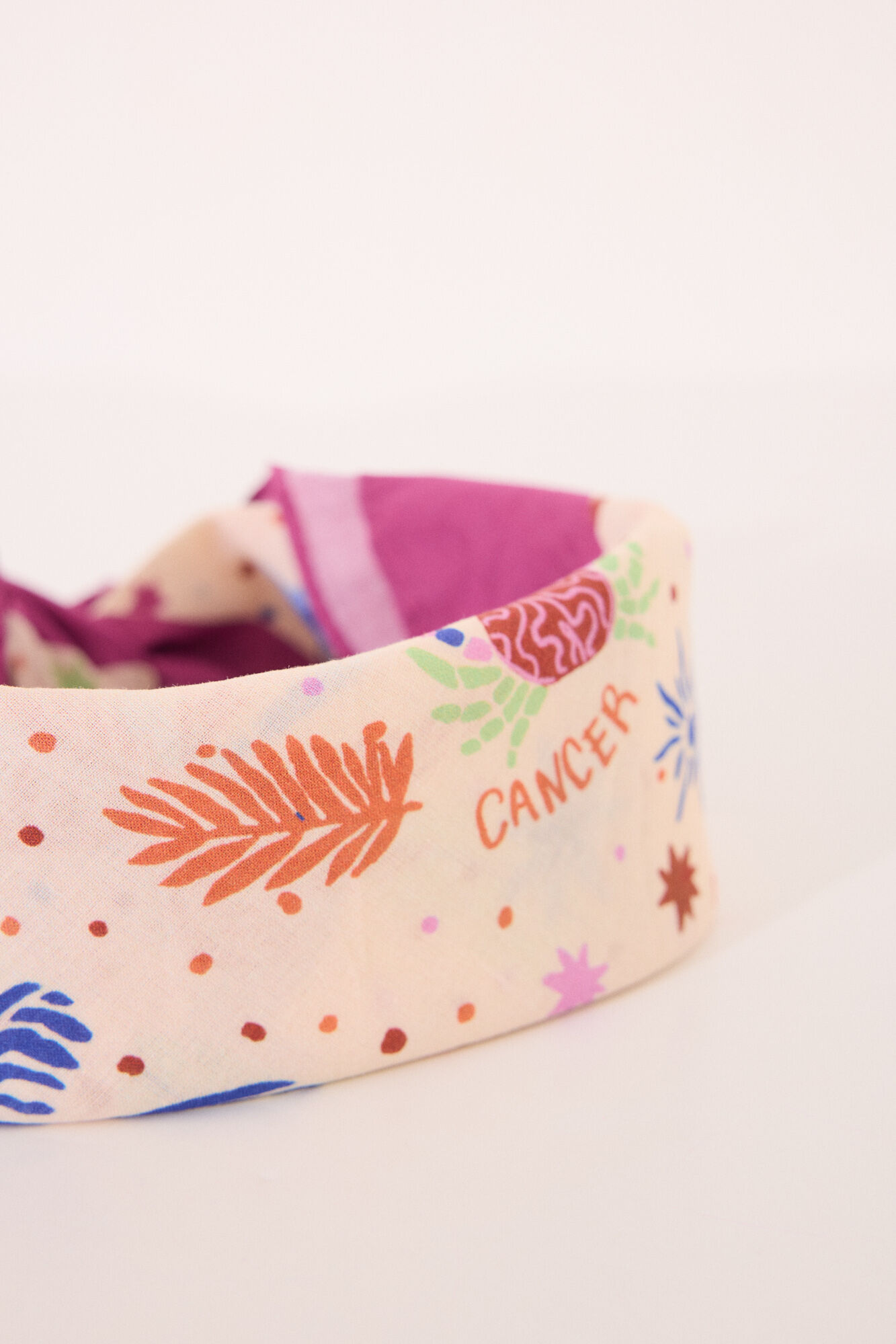 Women'secret Pa&ntilde;uelo con estampado de color lila estampado