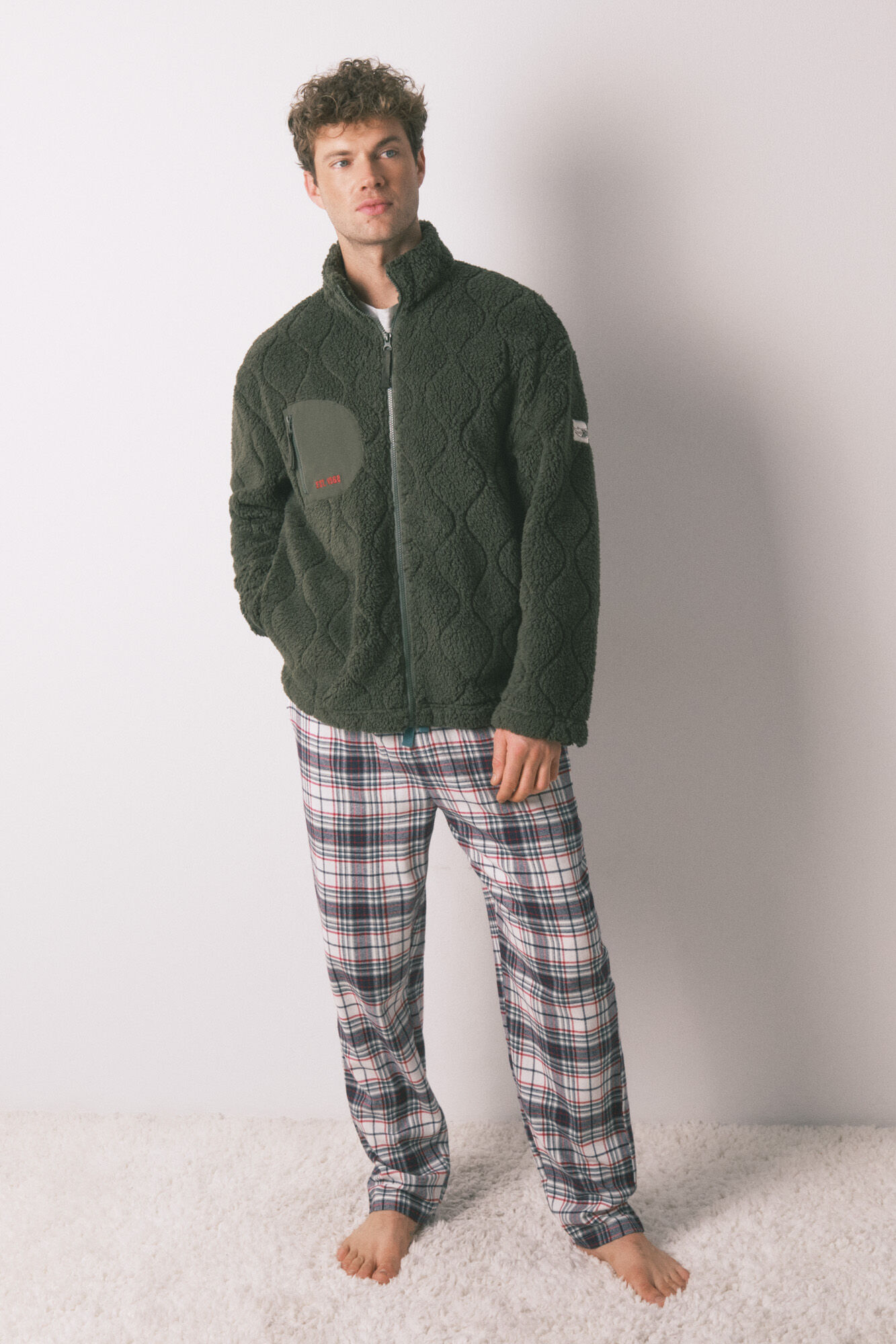 Women'secret Bata short de borrego verde de Hotwheels para hombre