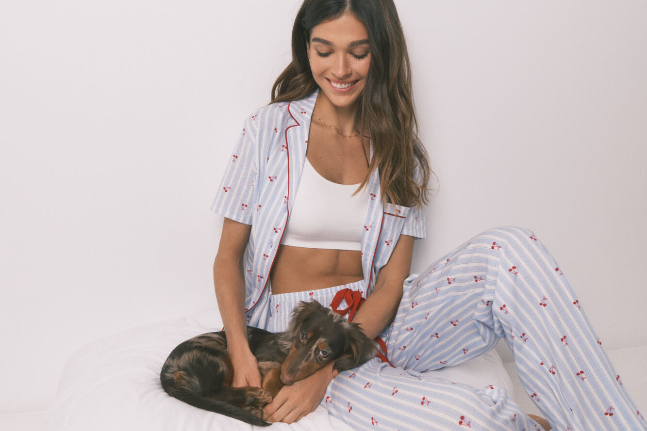 Women'secret Pijama camisera de algod&oacute;n a rayas y cerezas azul