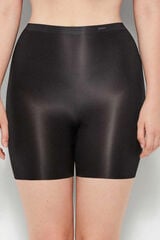 Gisela Pantal&oacute;n con acabado invisible negro