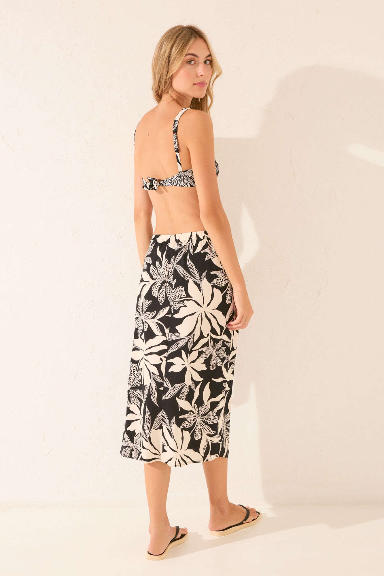 Women'secret Pareo midi con estampado floral negro