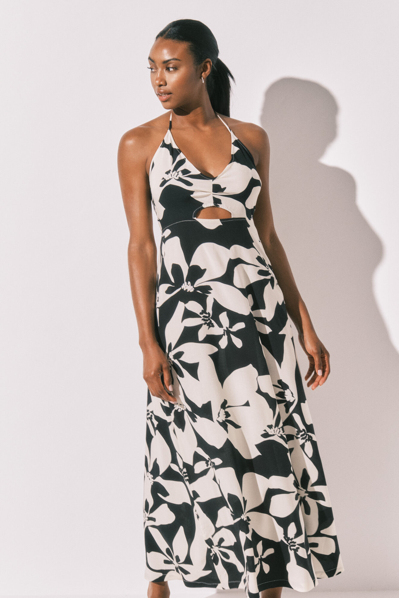 Women'secret Vestido largo estampado floral blanco y negro negro