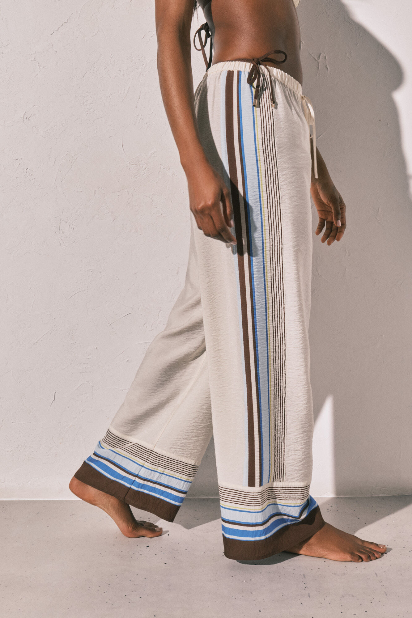 Women'secret Pantal&oacute;n largo fluido de rayas marr&oacute;n