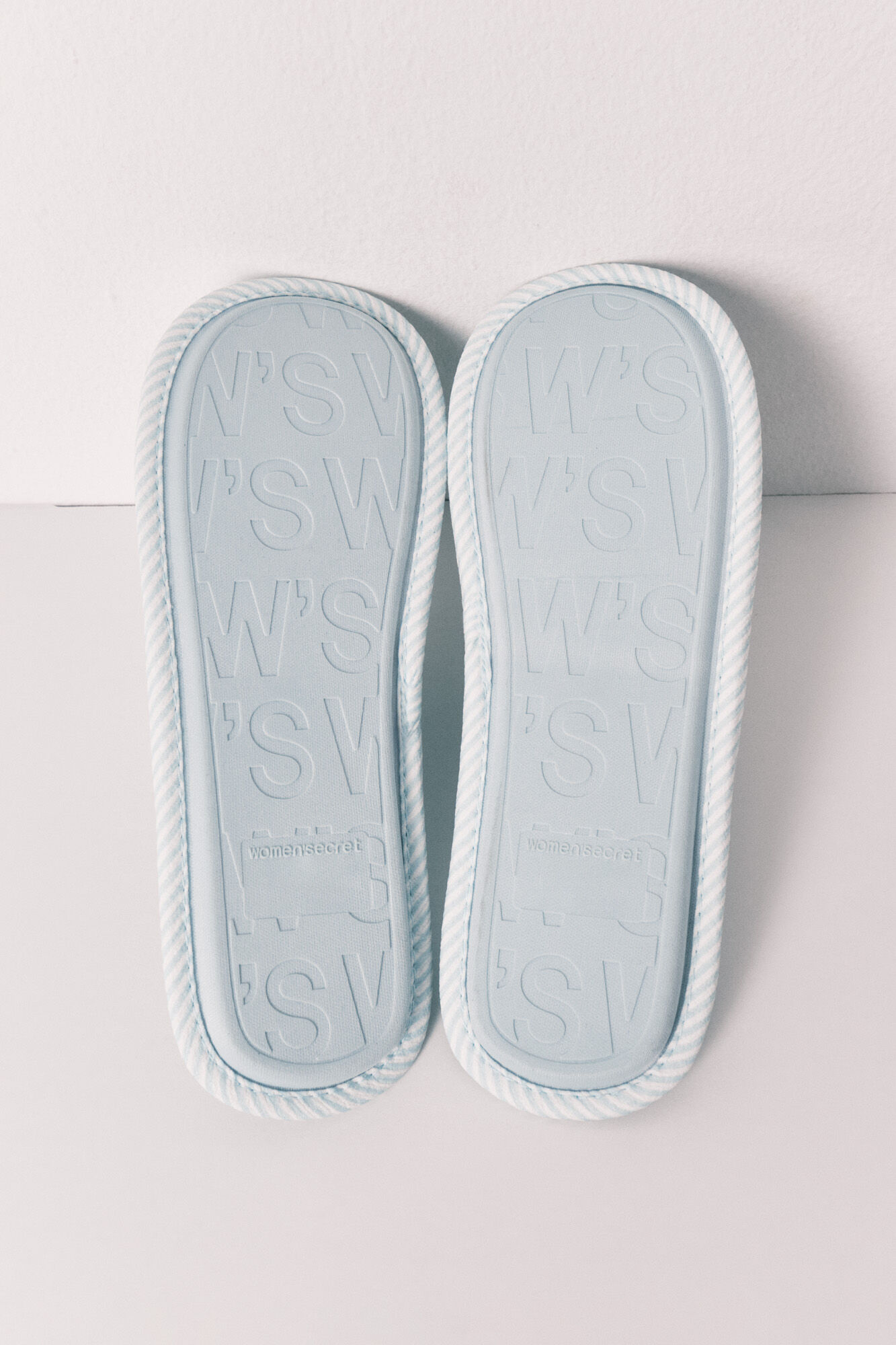 Women'secret Pantuflas a rayas con lazo verde verde