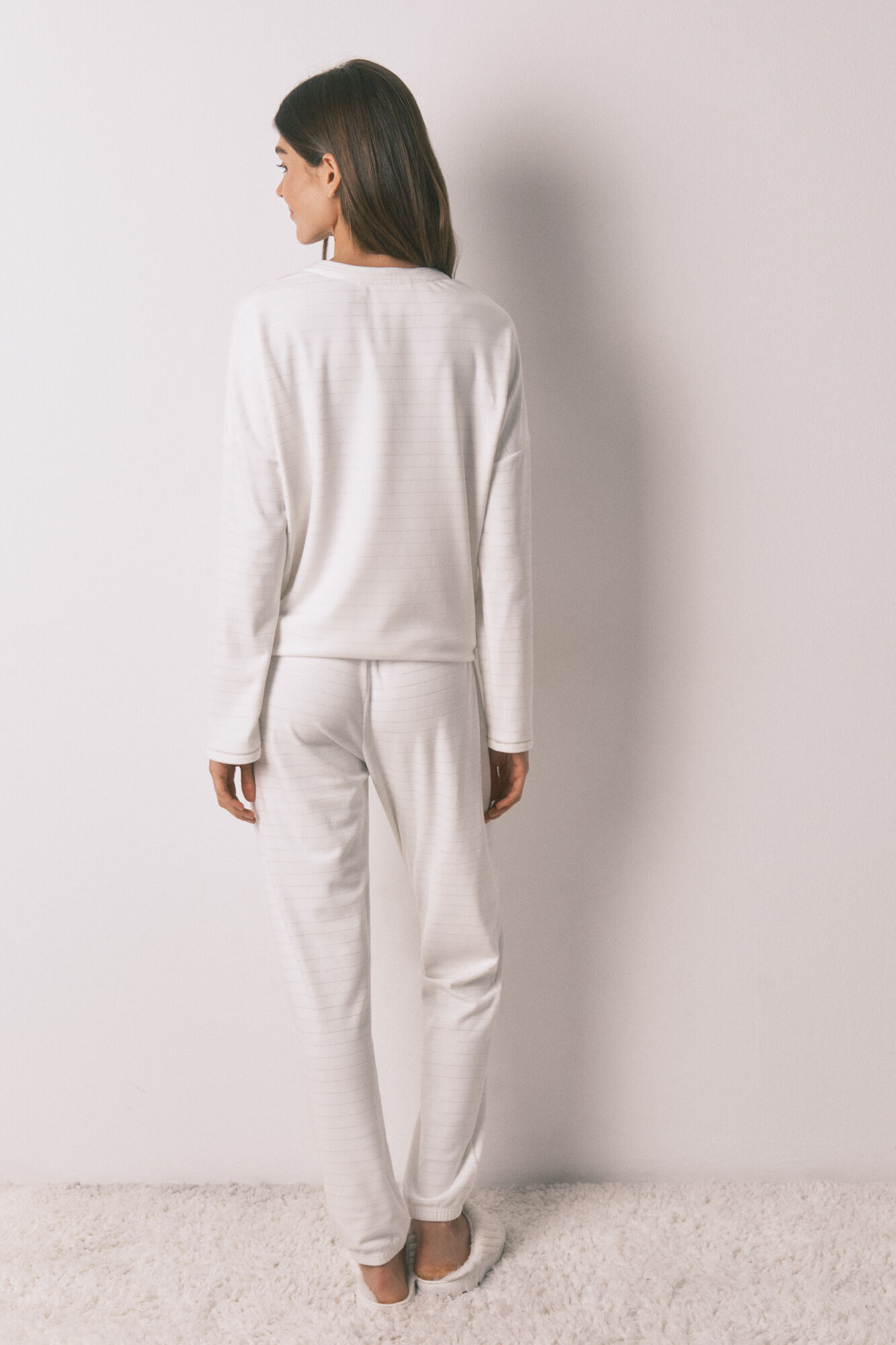 Women'secret Pijama larga polar estampado rayas lurex marfil