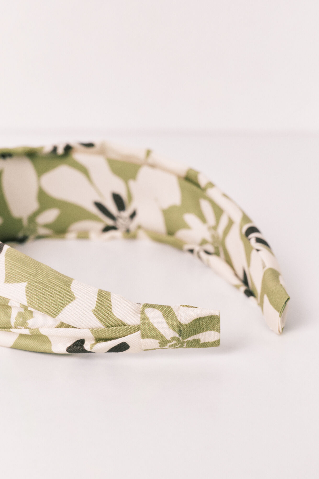 Women'secret Diadema para el pelo con estampado de flores verde estampado