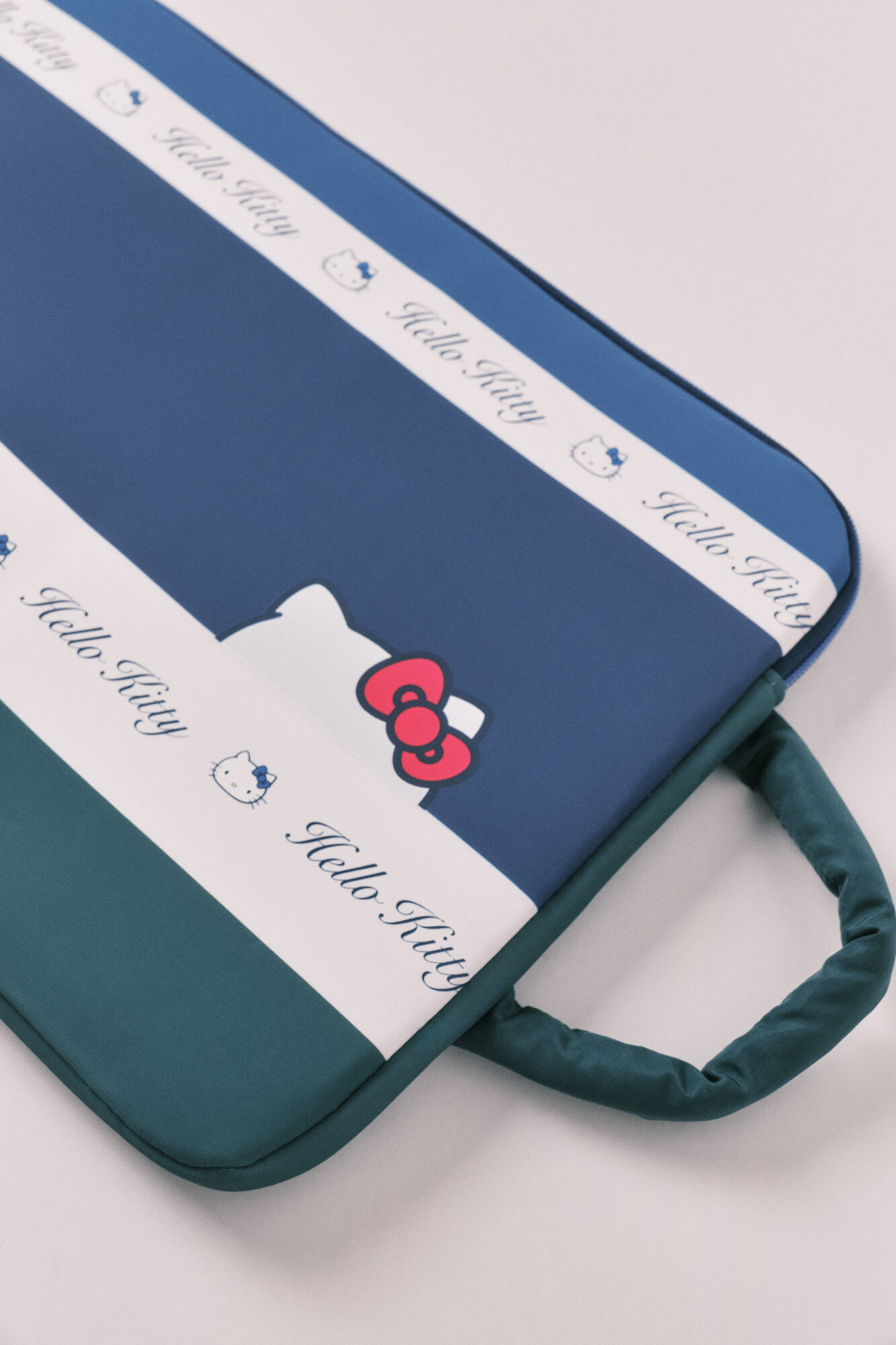 Women'secret Neceser Hello Kitty de neopreno estampado