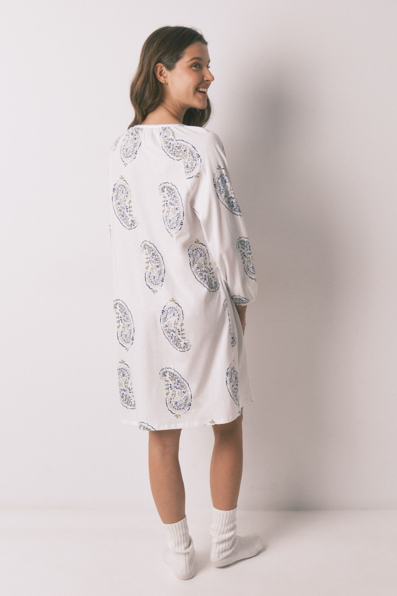 Women'secret Camis&oacute;n midi estampado Paisley blanco