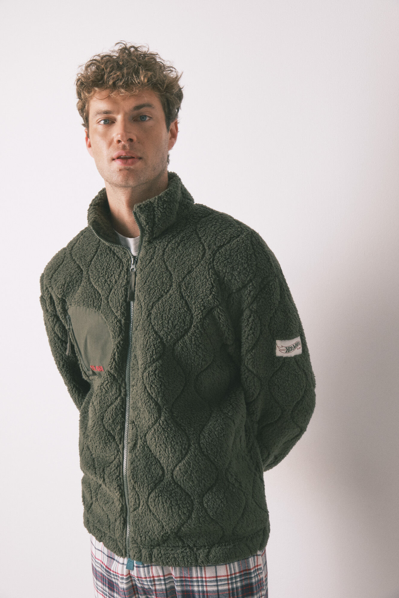 Women'secret Bata short de borrego verde de Hotwheels para hombre