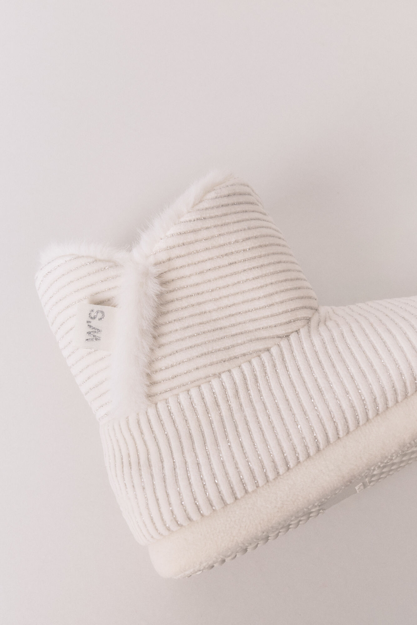 Women'secret Pantuflas para casa bota acanaladas de lurex blanco