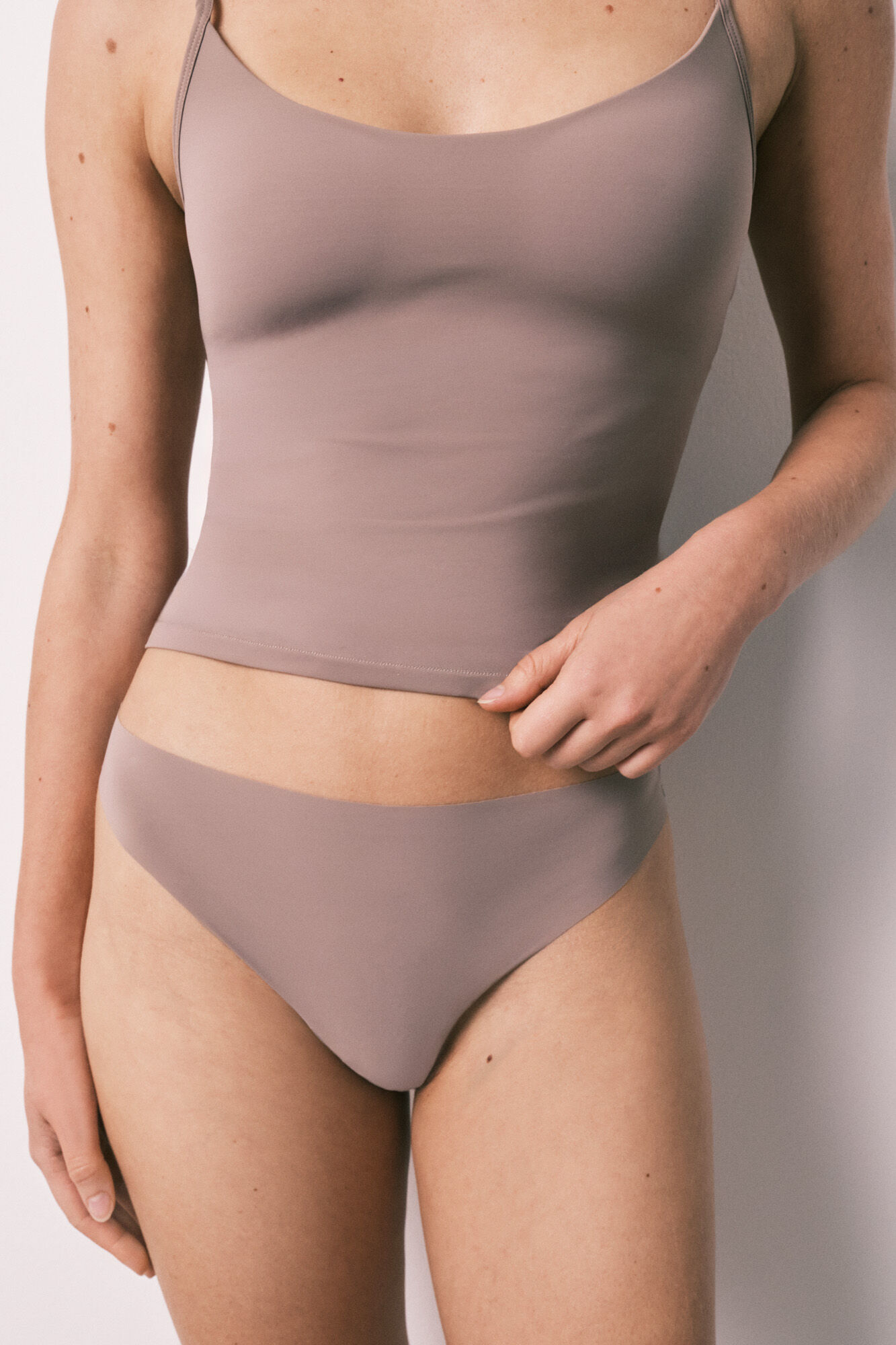 Women'secret Tanga microfibra clean cut marr&oacute;n